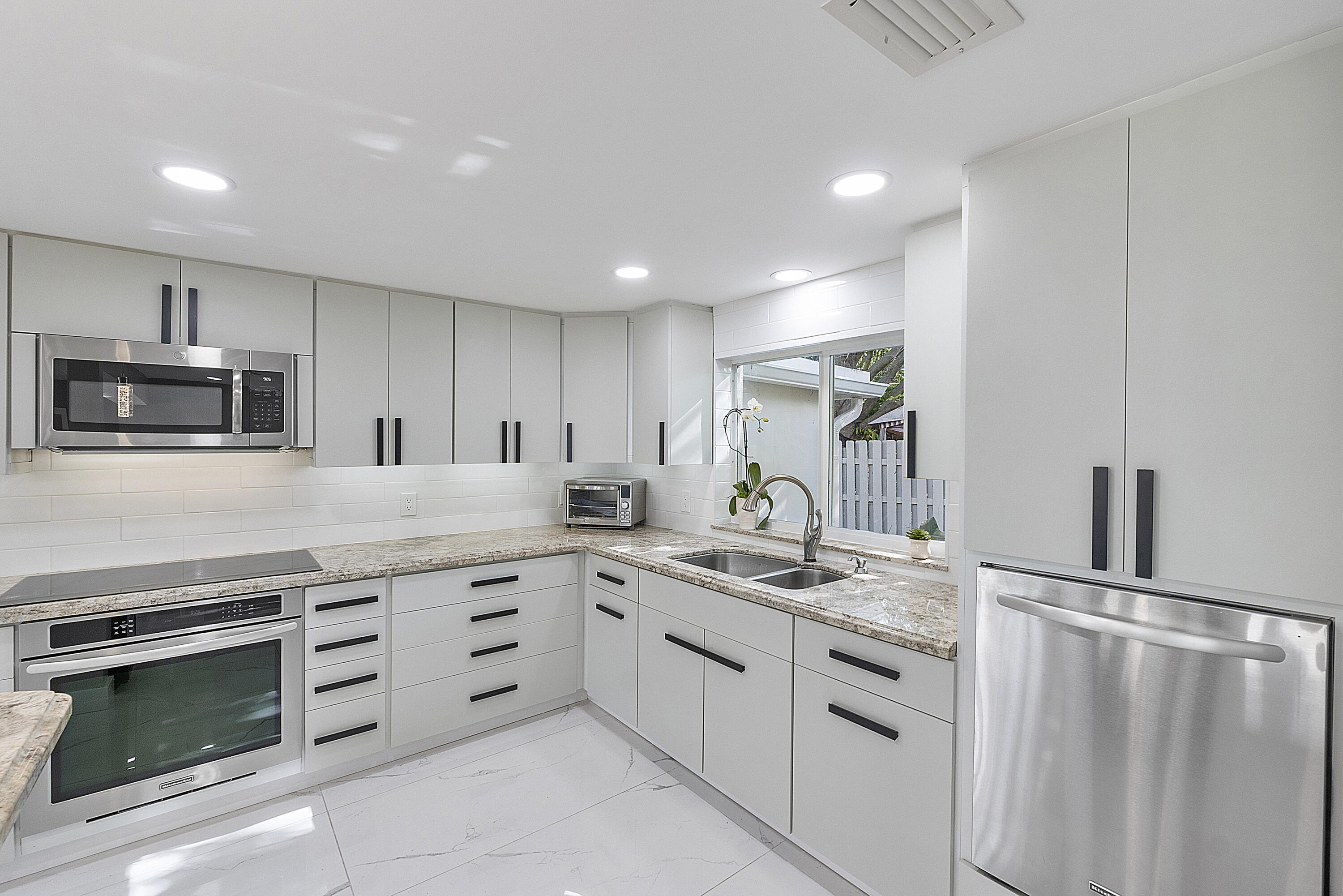 1900 NE 16th, Fort Lauderdale FL 33305