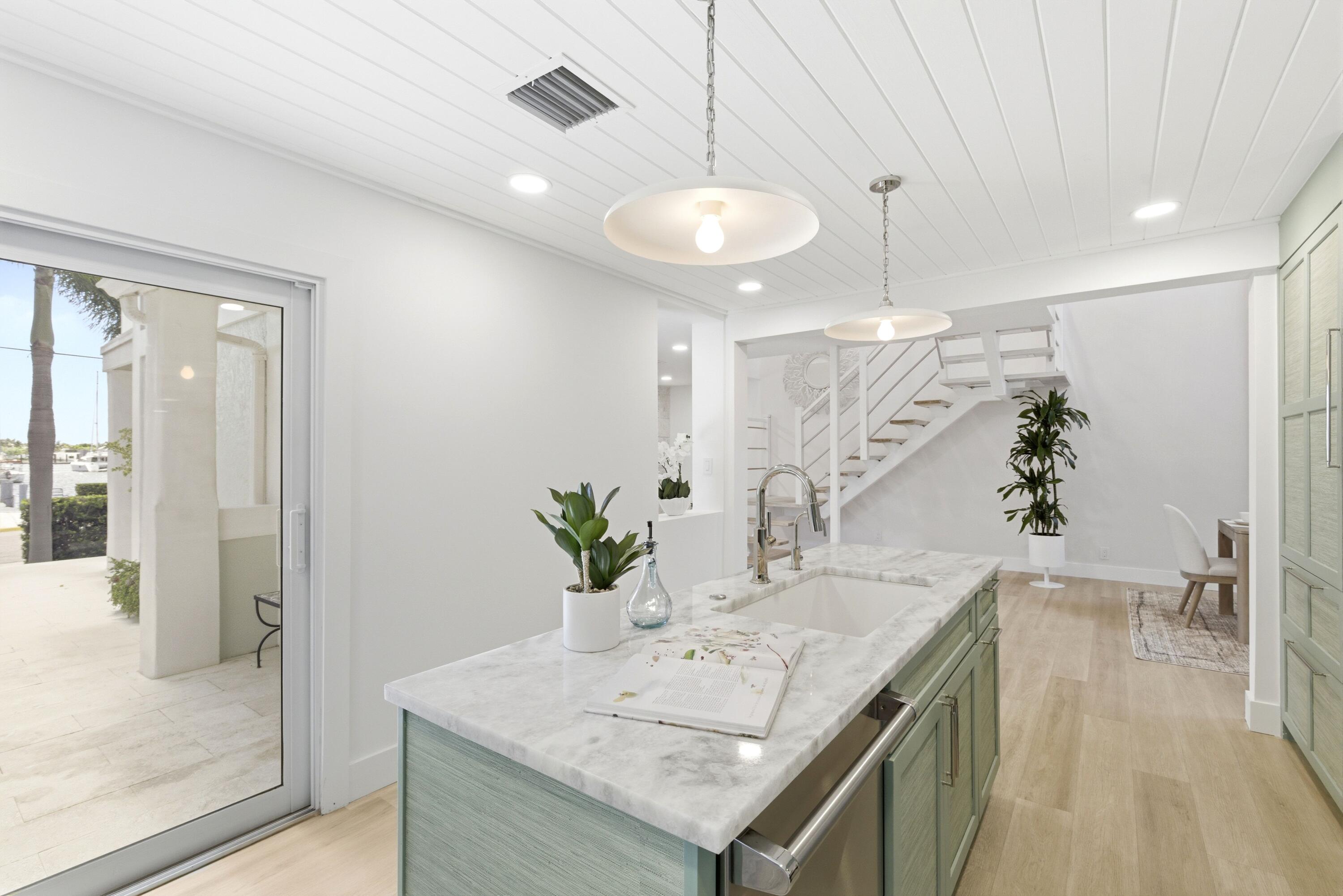 325 Poinciana, Fort Lauderdale FL 33301