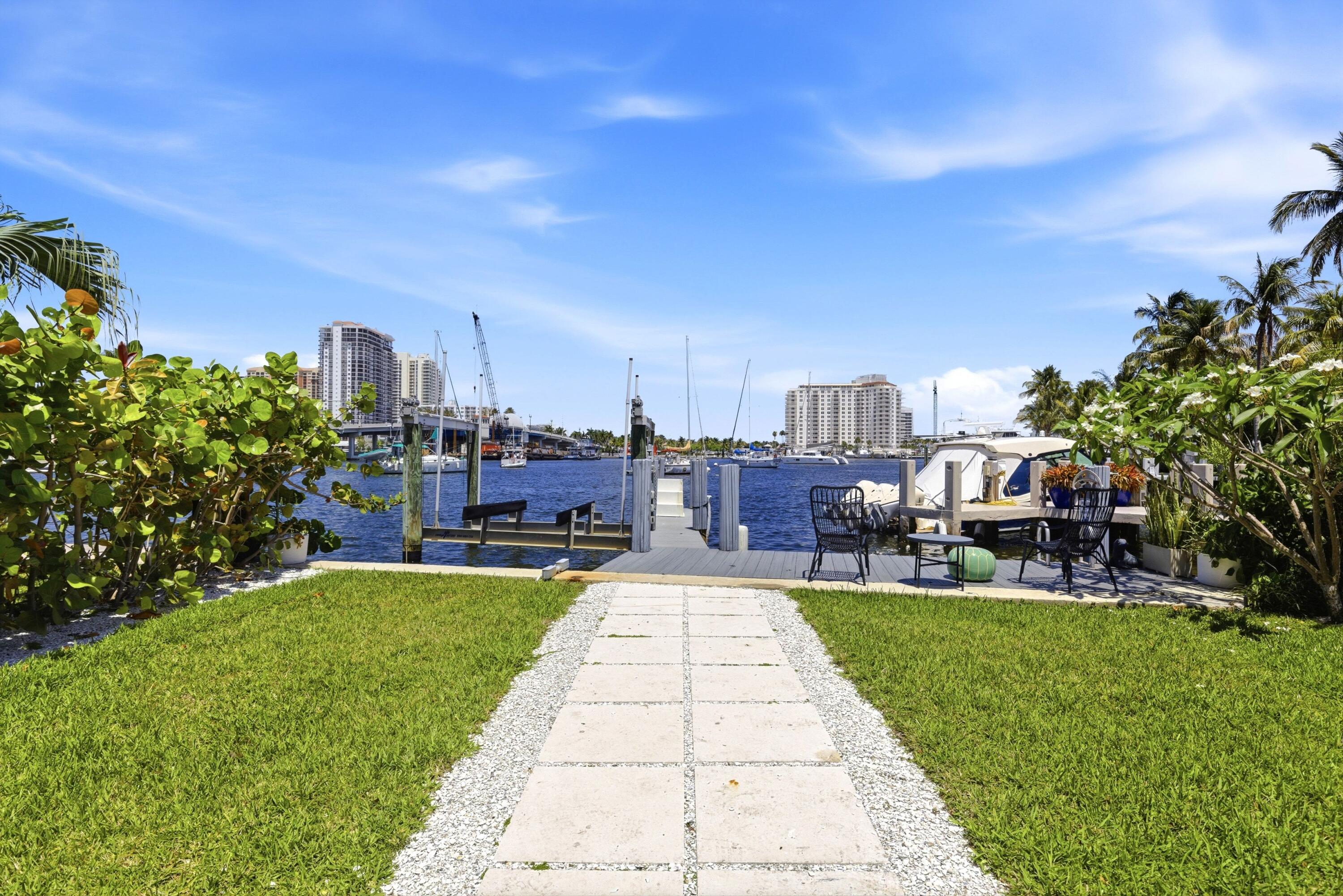 325 Poinciana, Fort Lauderdale FL 33301
