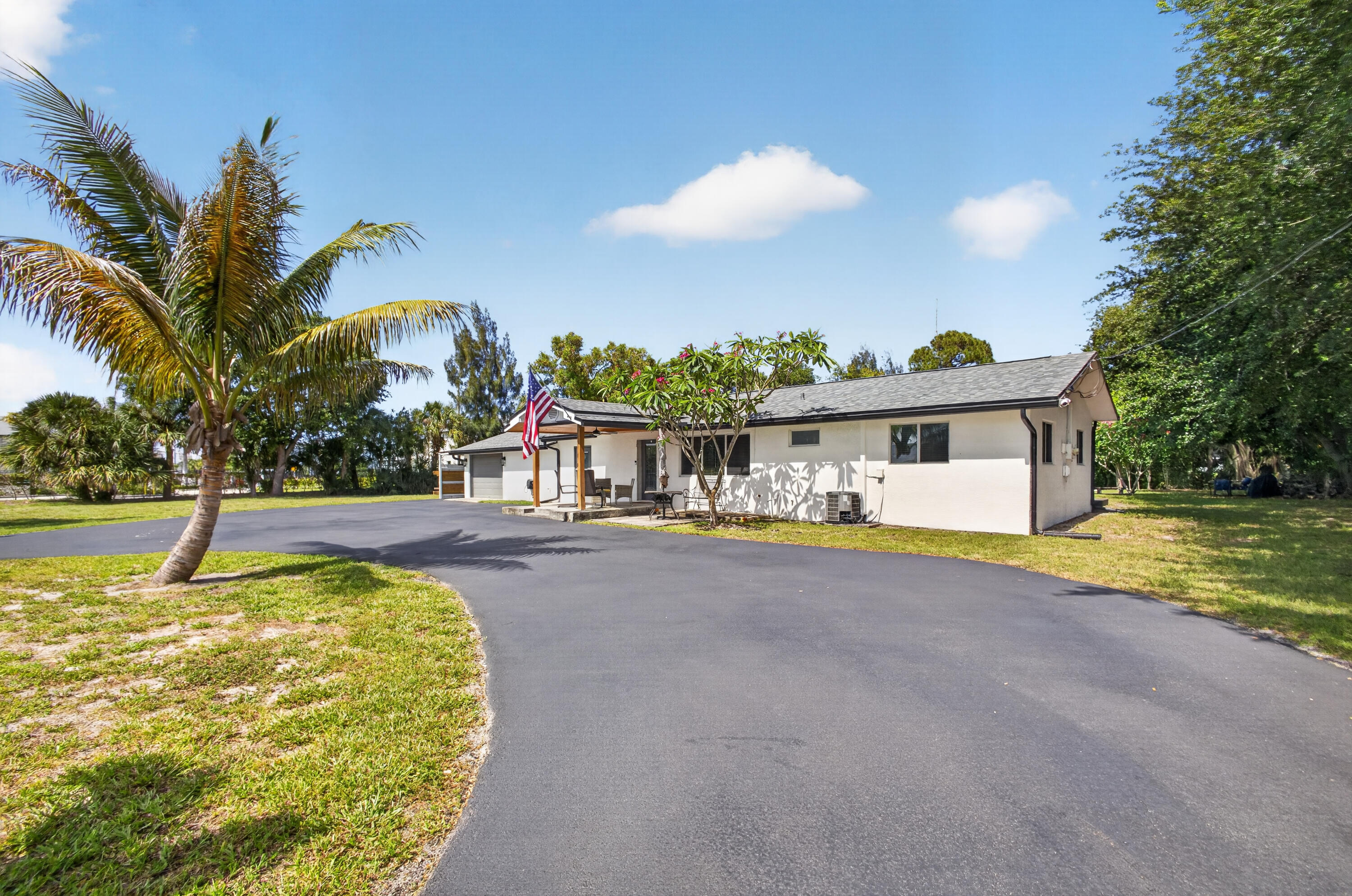 5500 West, Mangonia Park FL 33407