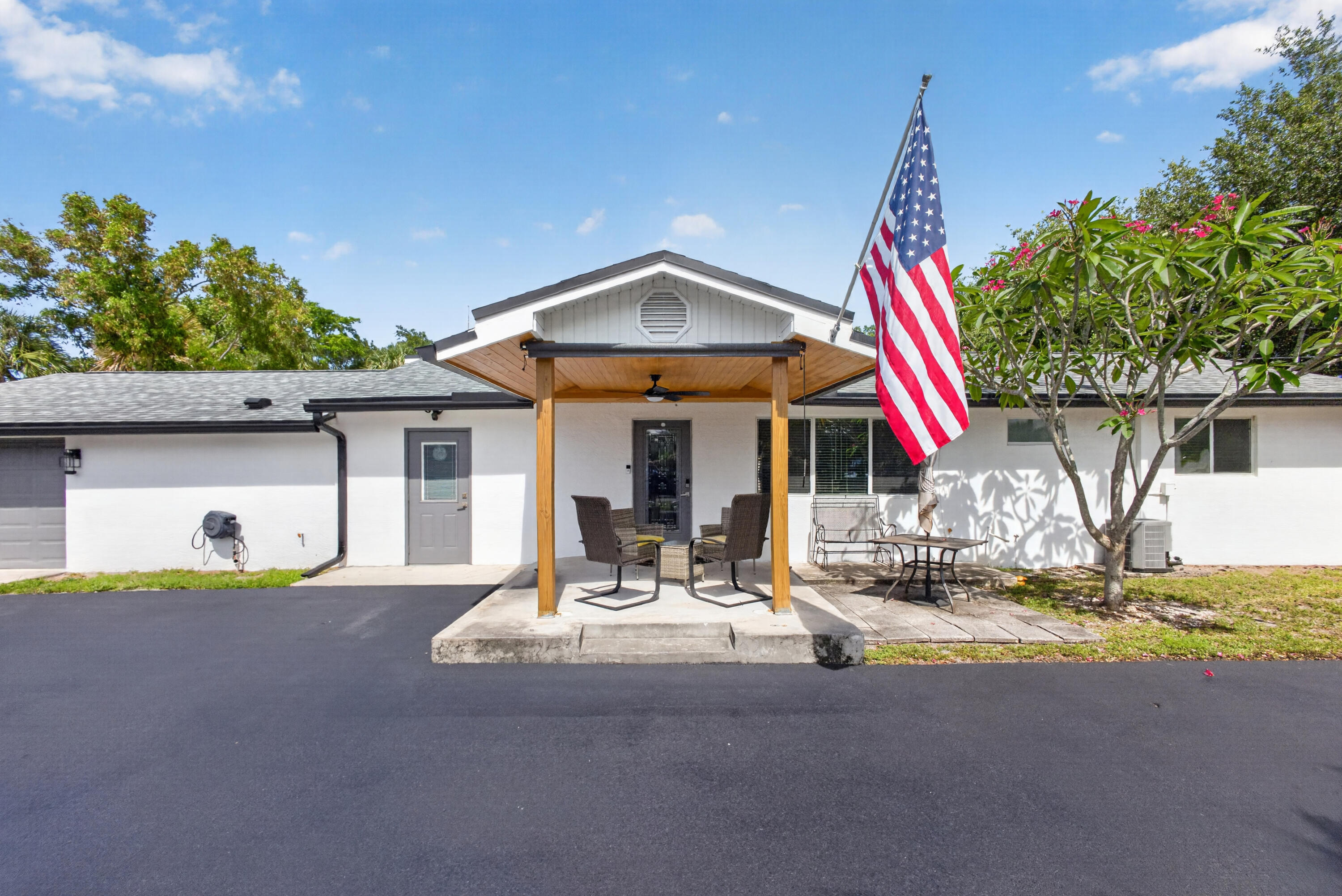 5500 West, Mangonia Park FL 33407