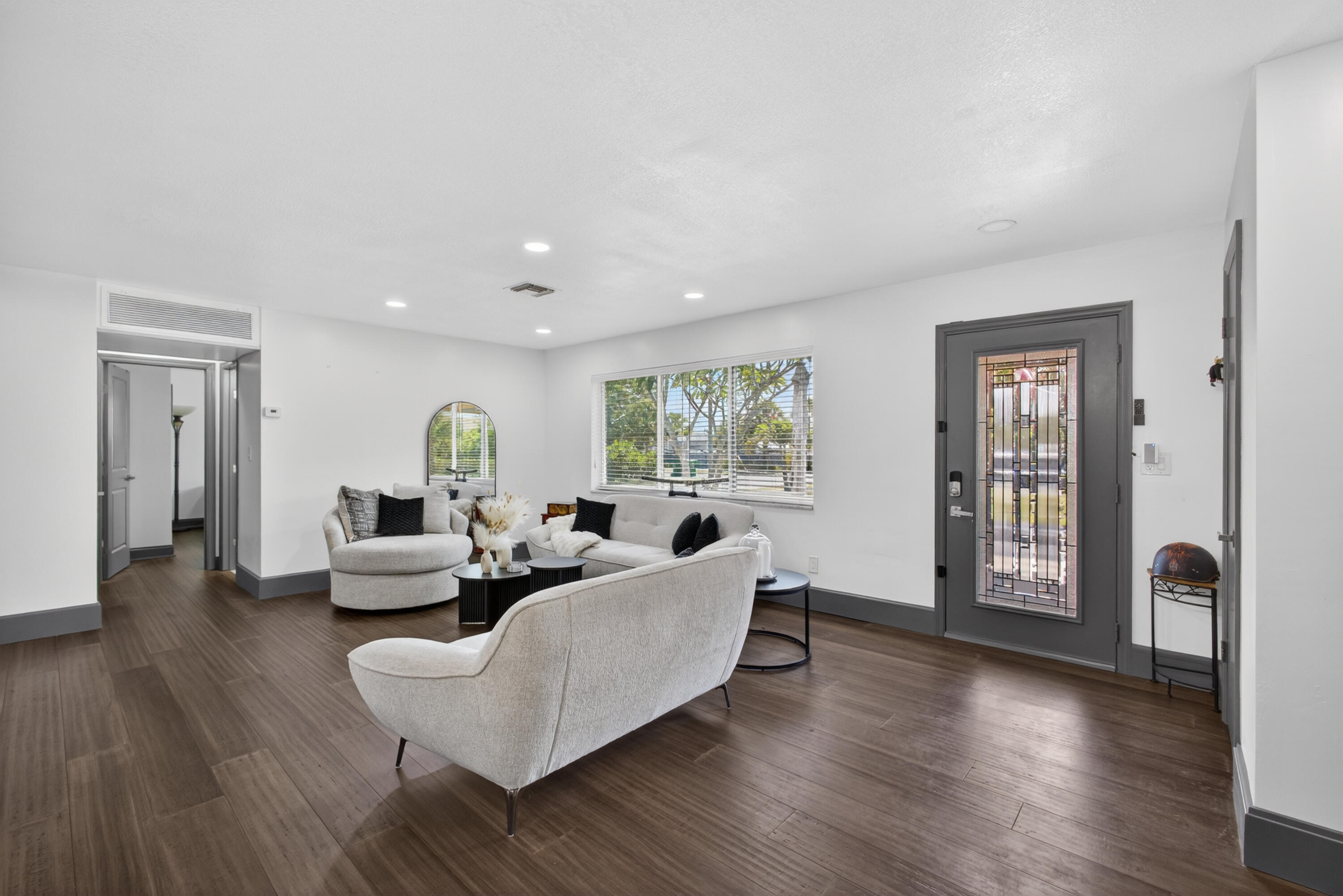 5500 West, Mangonia Park FL 33407