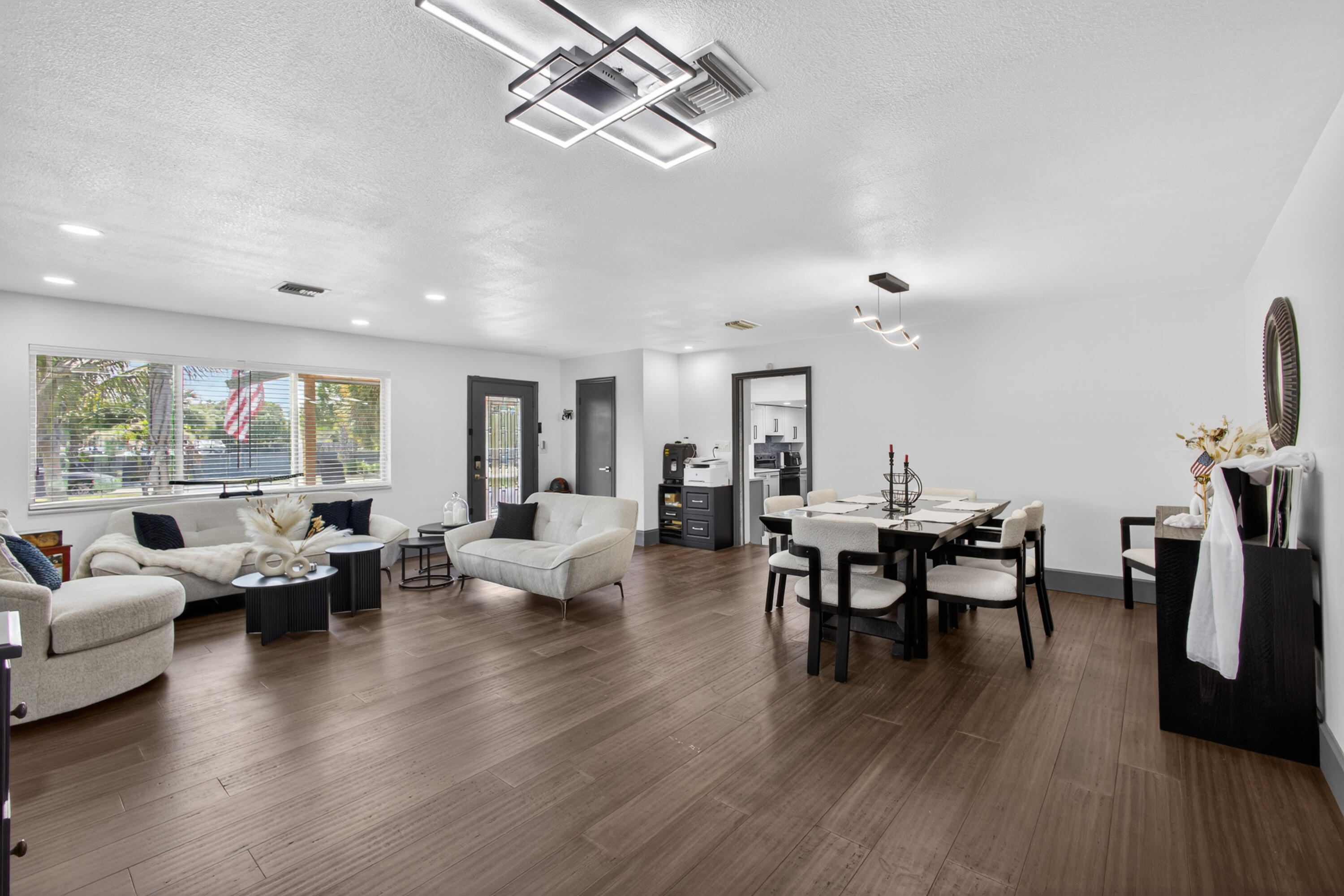 5500 West, Mangonia Park FL 33407