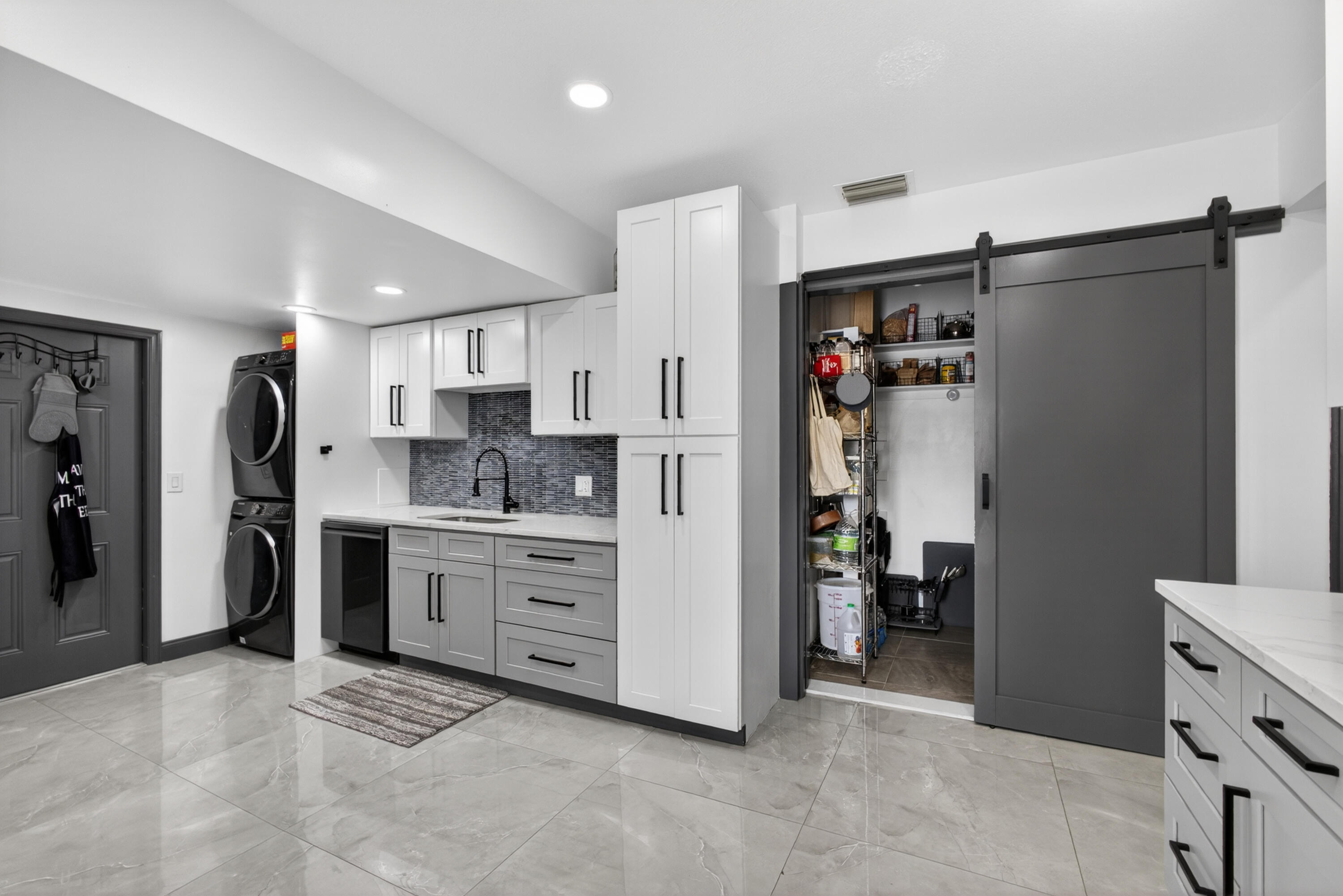 5500 West, Mangonia Park FL 33407
