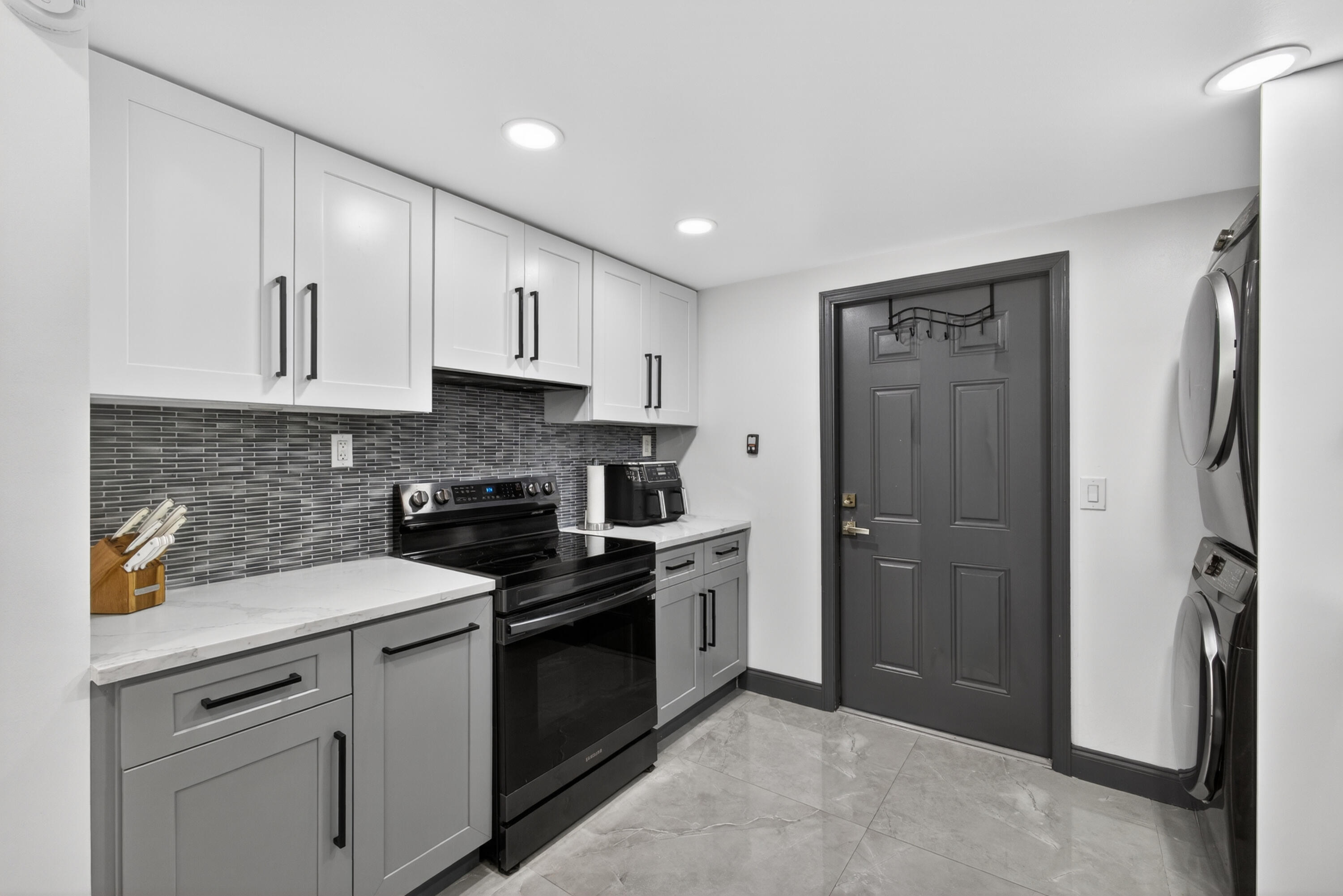 5500 West, Mangonia Park FL 33407
