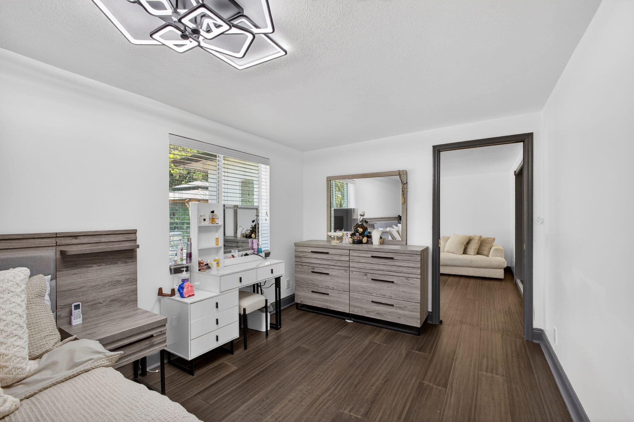 5500 West, Mangonia Park FL 33407