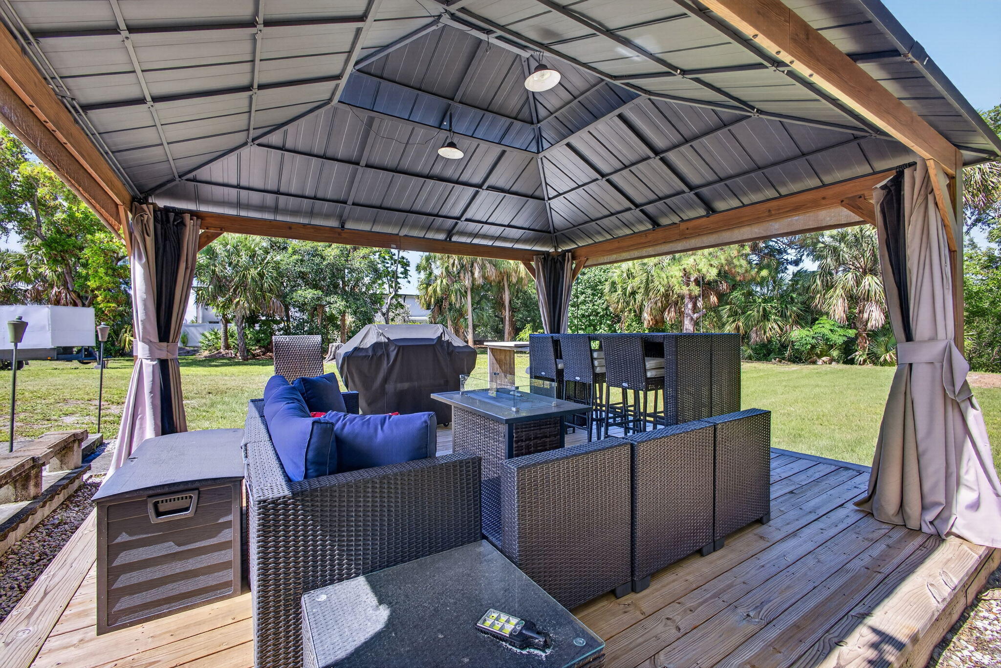 5500 West, Mangonia Park FL 33407