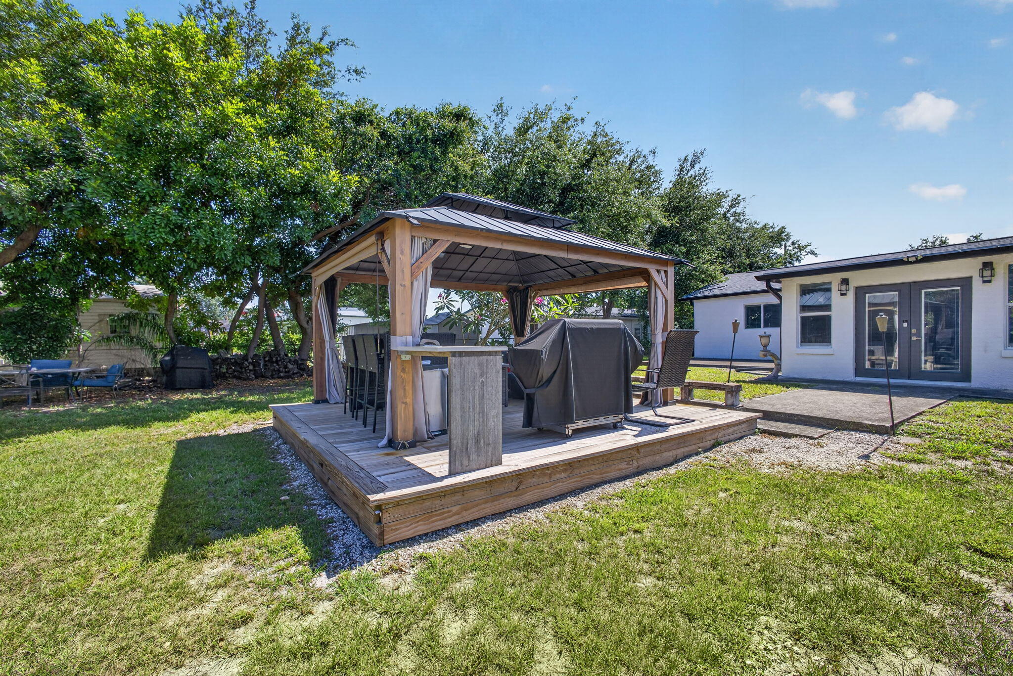 5500 West, Mangonia Park FL 33407