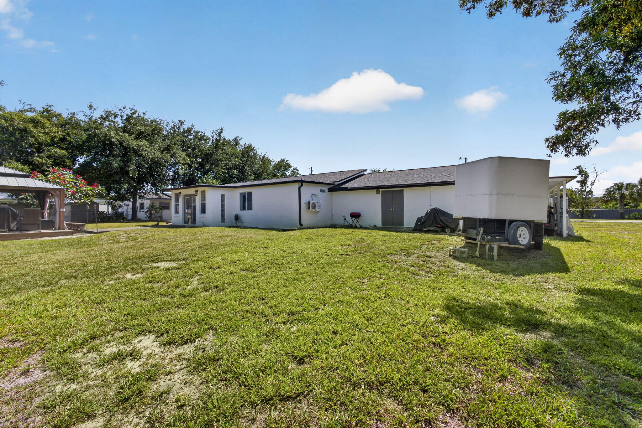 5500 West, Mangonia Park FL 33407