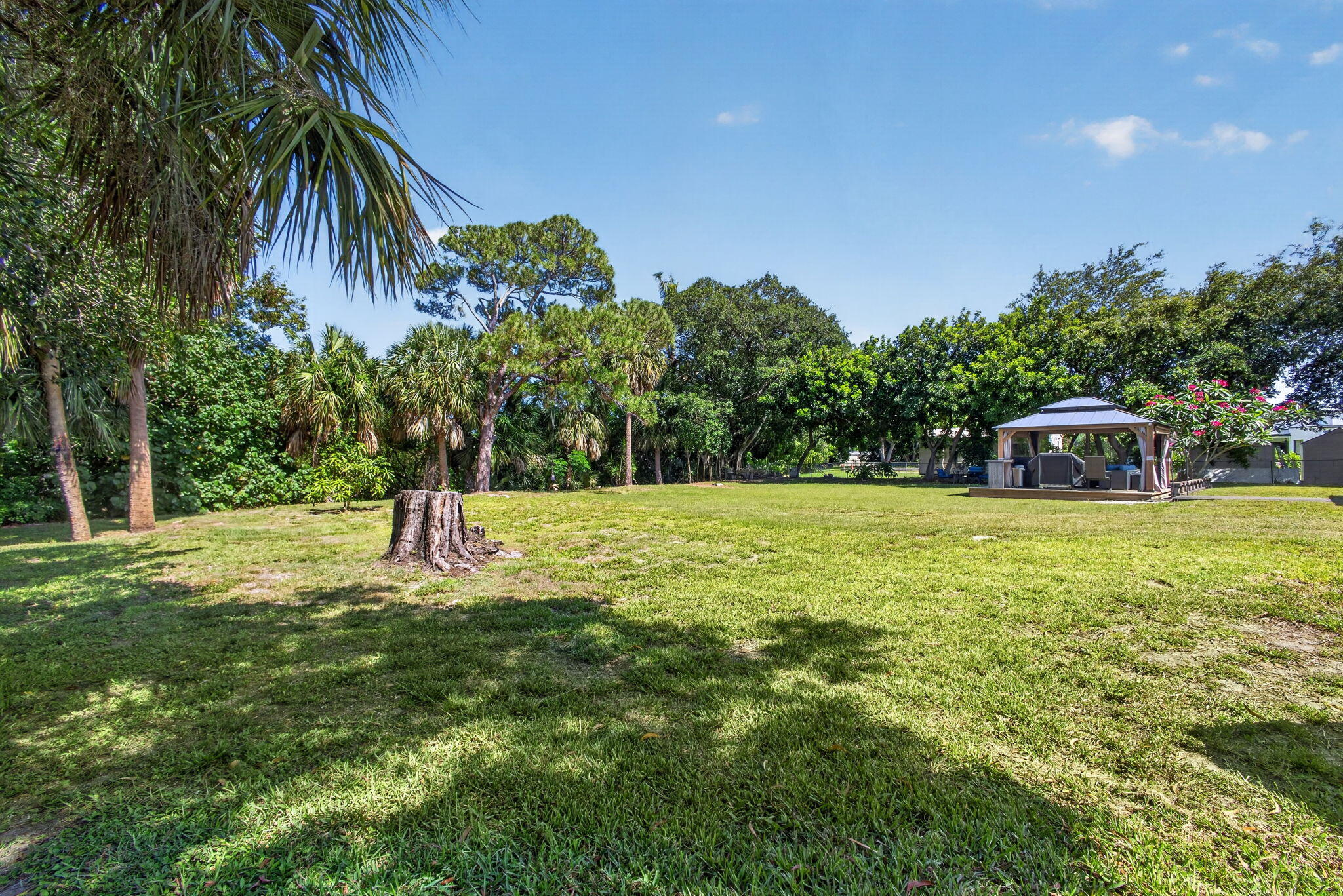 5500 West, Mangonia Park FL 33407