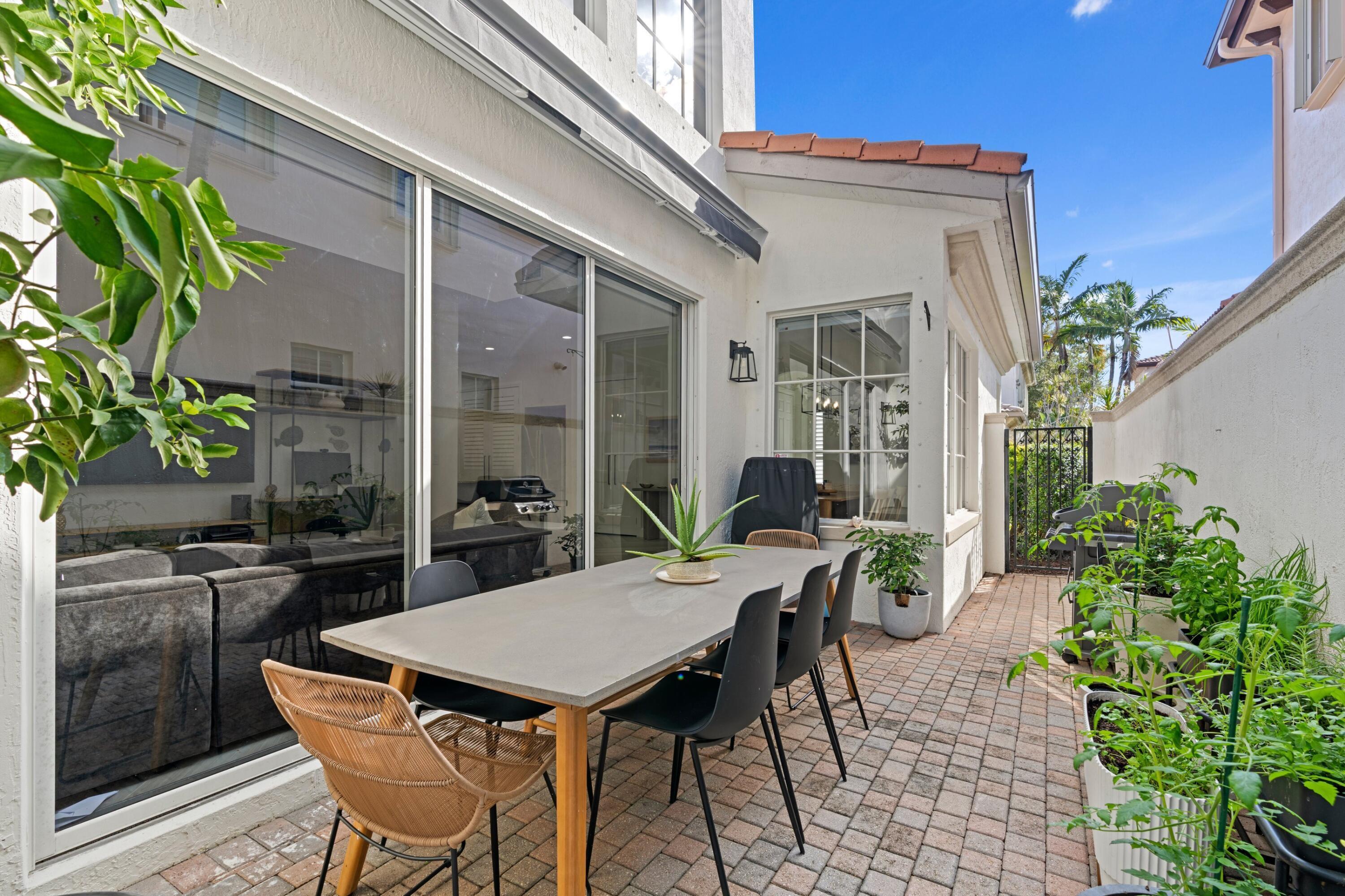 30 Stoney, Palm Beach Gardens FL 33410