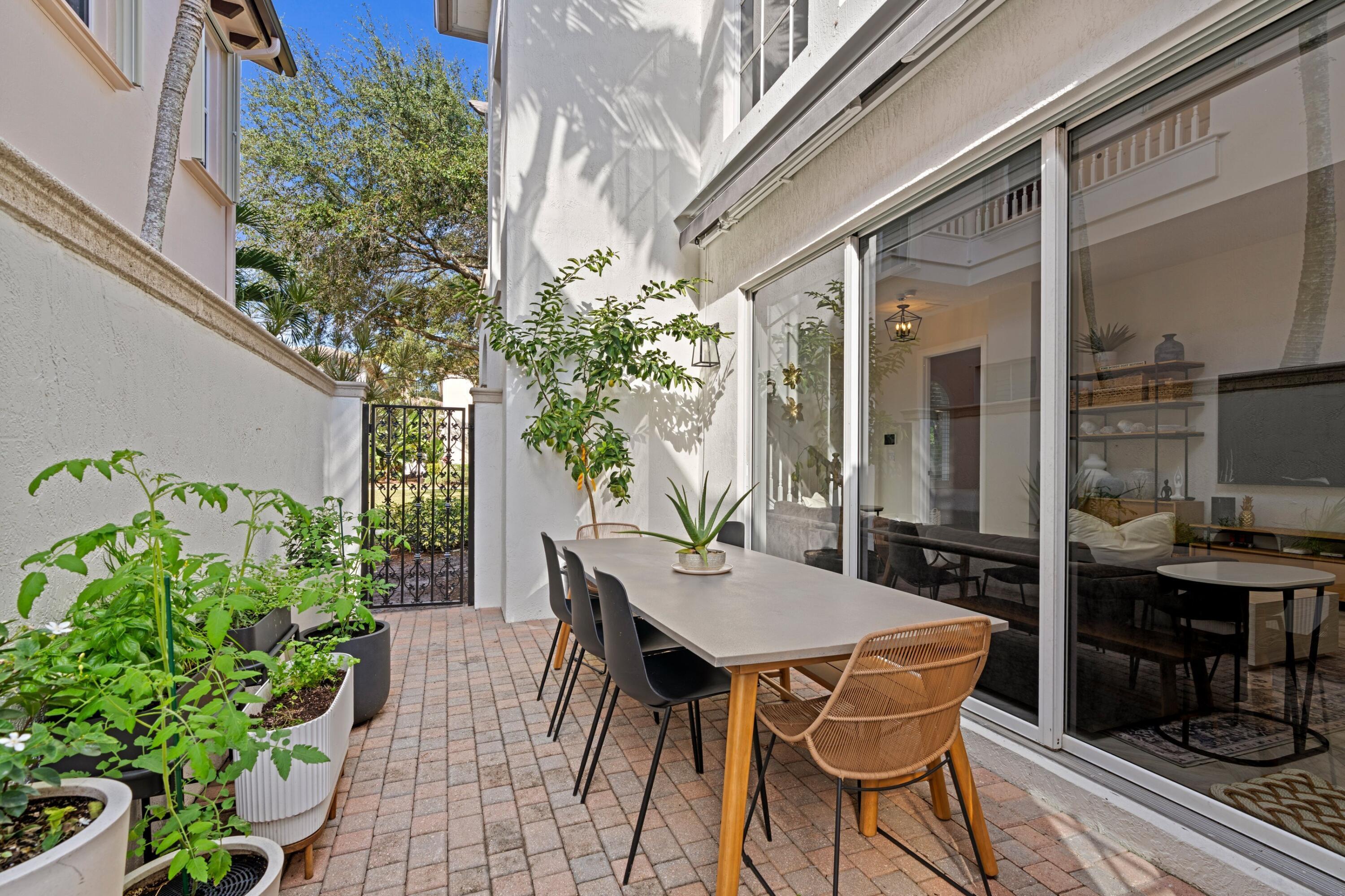 30 Stoney, Palm Beach Gardens FL 33410