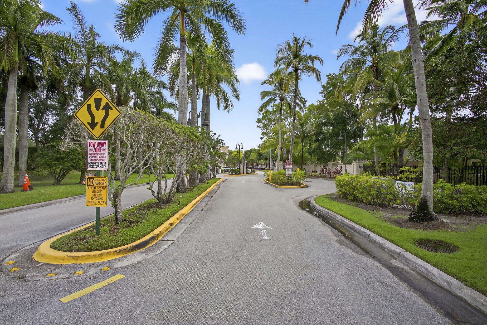 800 S Crestwood Ct #809, Royal Palm Beach FL 33411