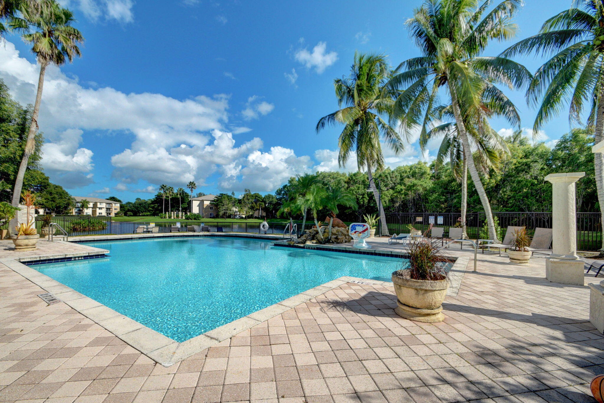 800 S Crestwood Ct #809, Royal Palm Beach FL 33411