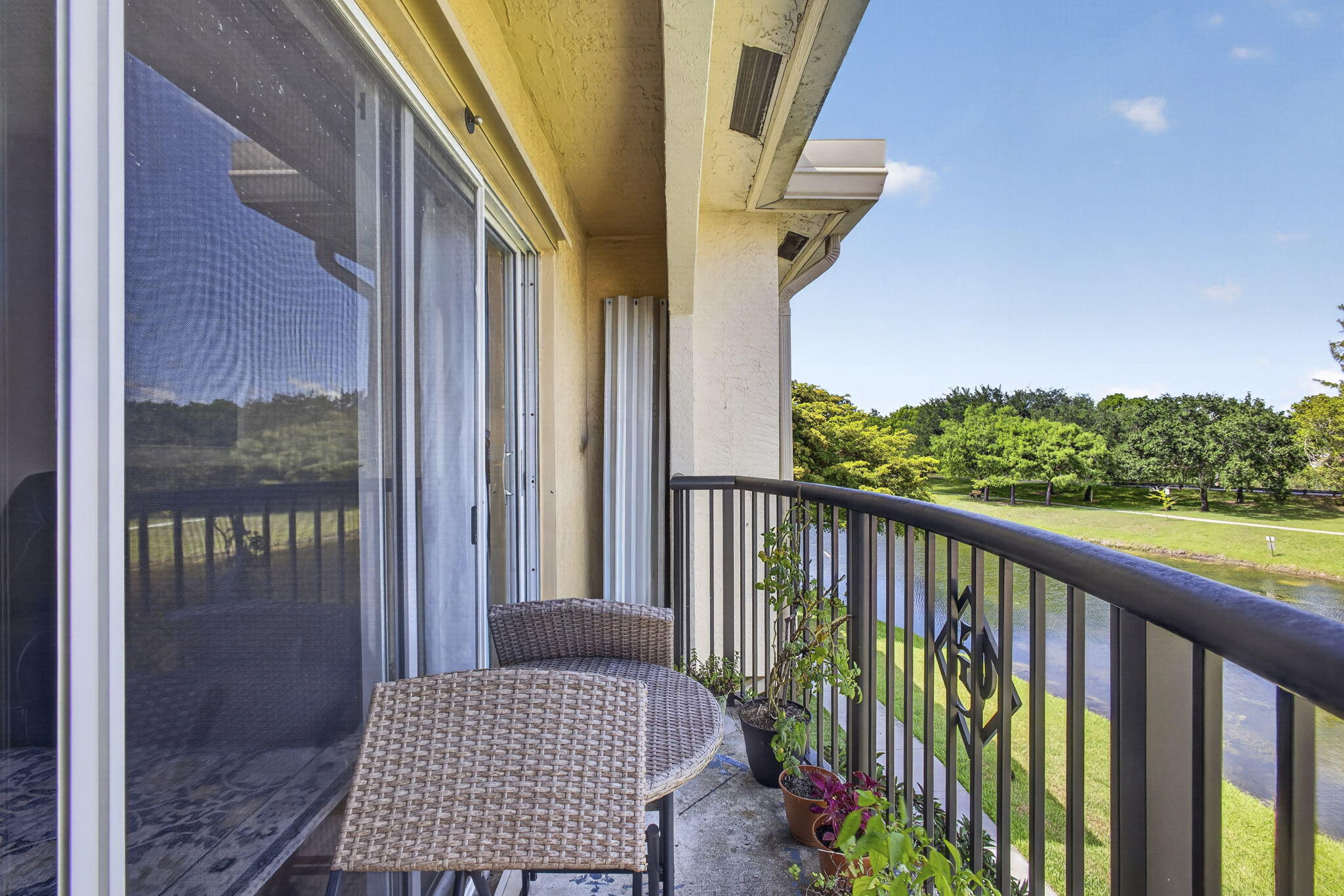 800 S Crestwood Ct #809, Royal Palm Beach FL 33411