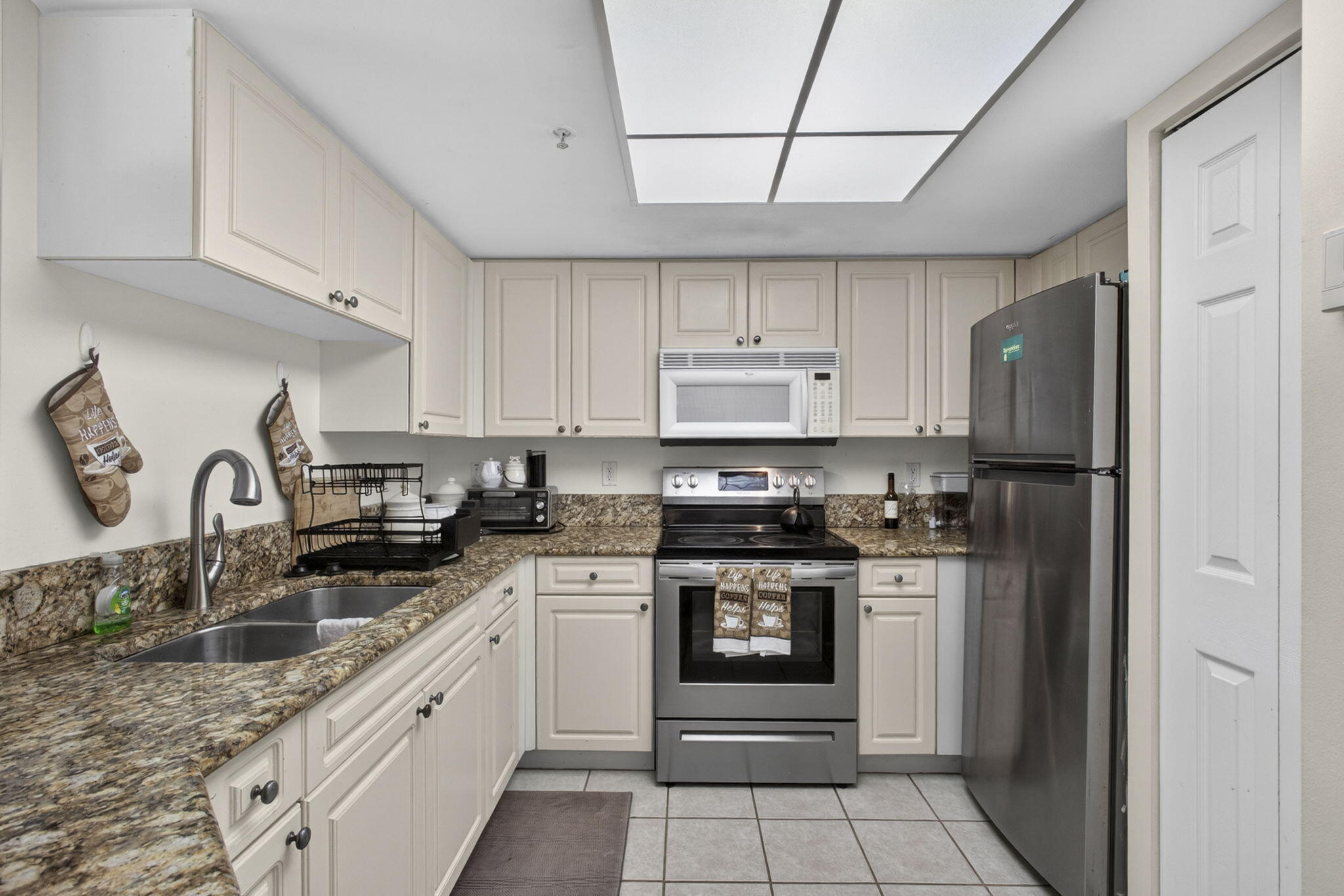 800 S Crestwood Ct #809, Royal Palm Beach FL 33411