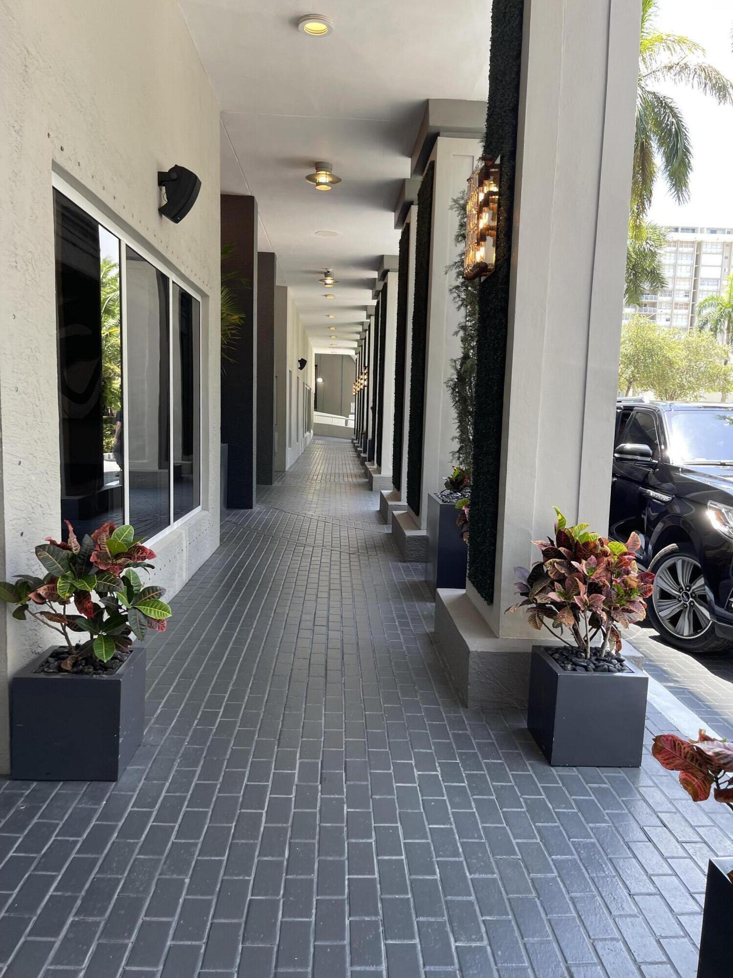 185 SE 14th #2402, Miami FL 33131