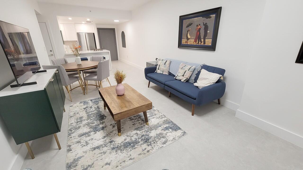 185 SE 14th #2402, Miami FL 33131