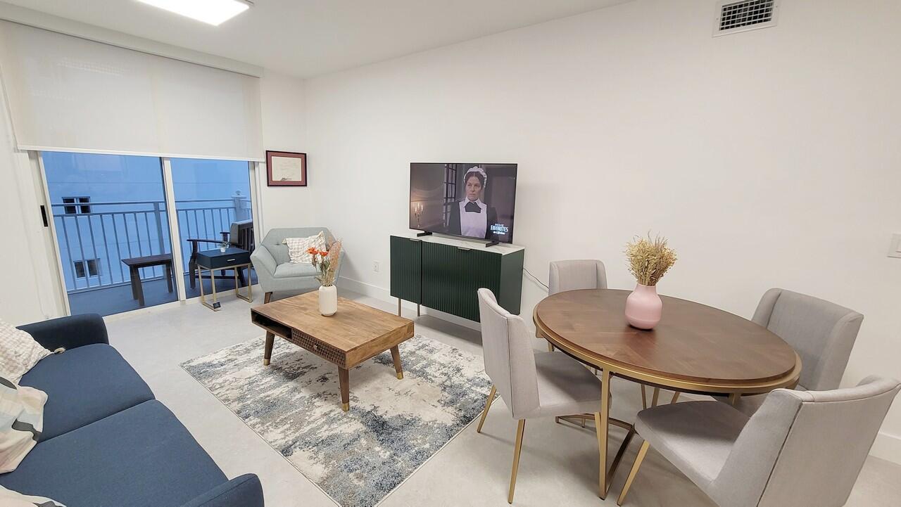185 SE 14th #2402, Miami FL 33131
