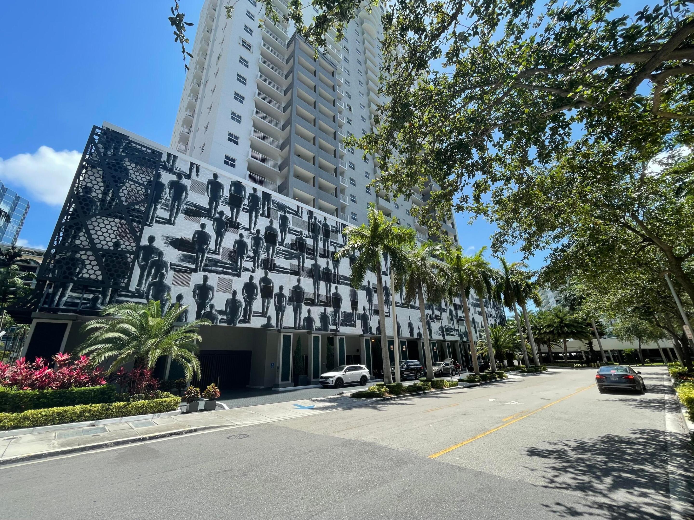 185 SE 14th #2402, Miami FL 33131
