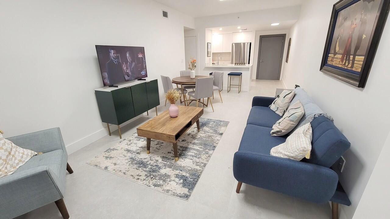 185 SE 14th #2402, Miami FL 33131