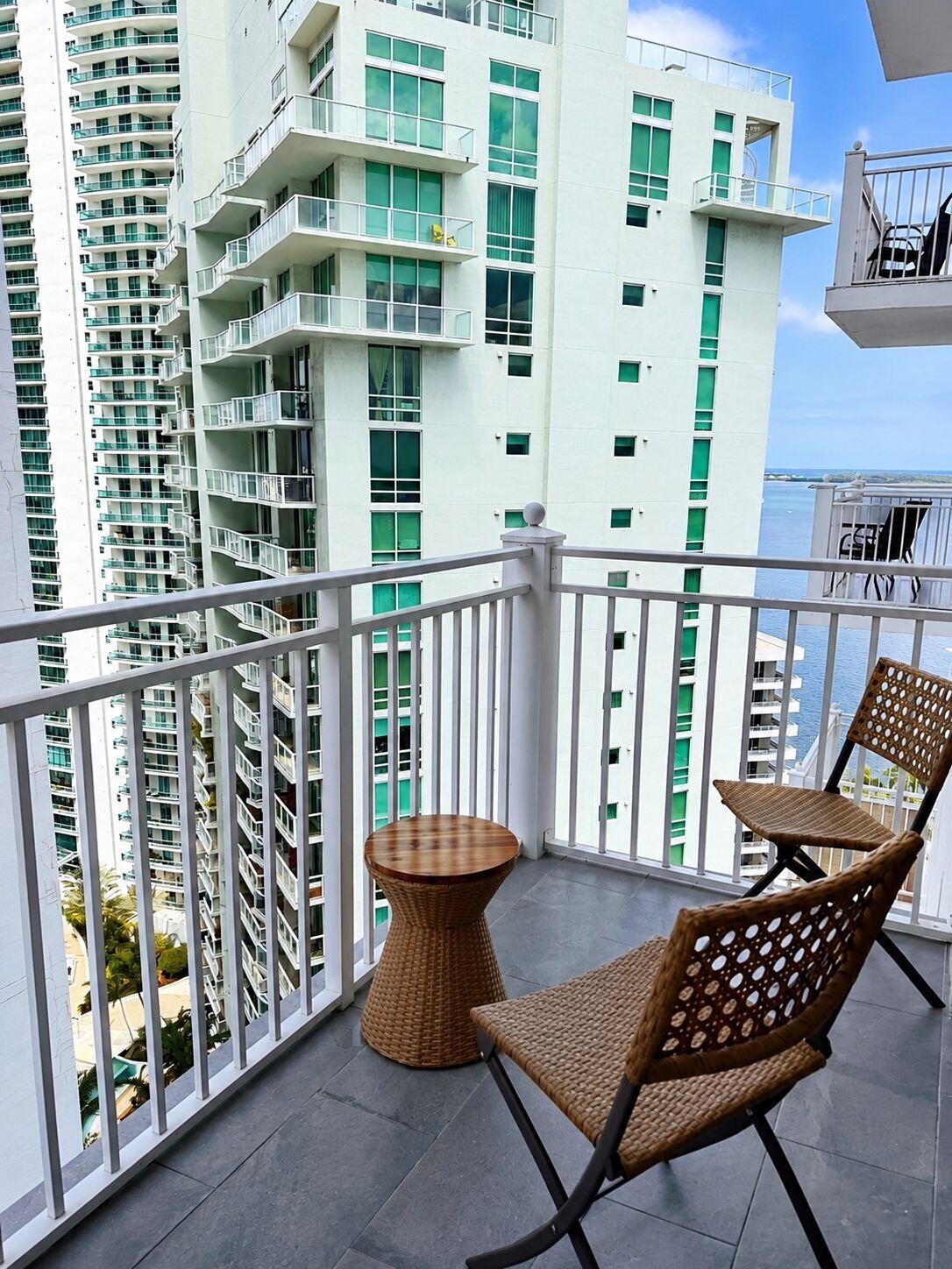 185 SE 14th #2402, Miami FL 33131