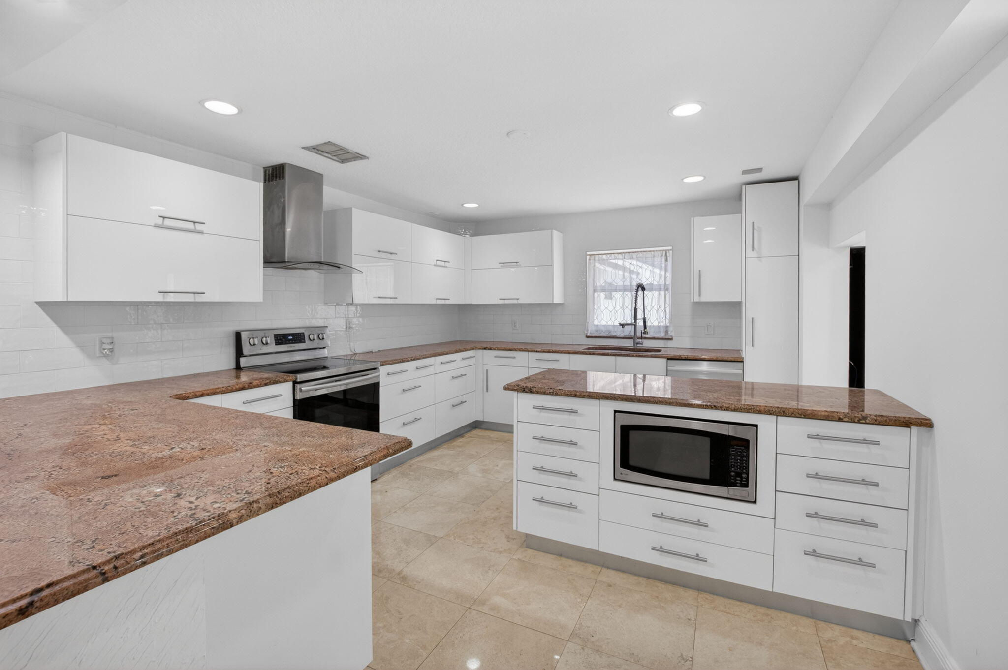 8044 Twin Lake, Boca Raton FL 33496