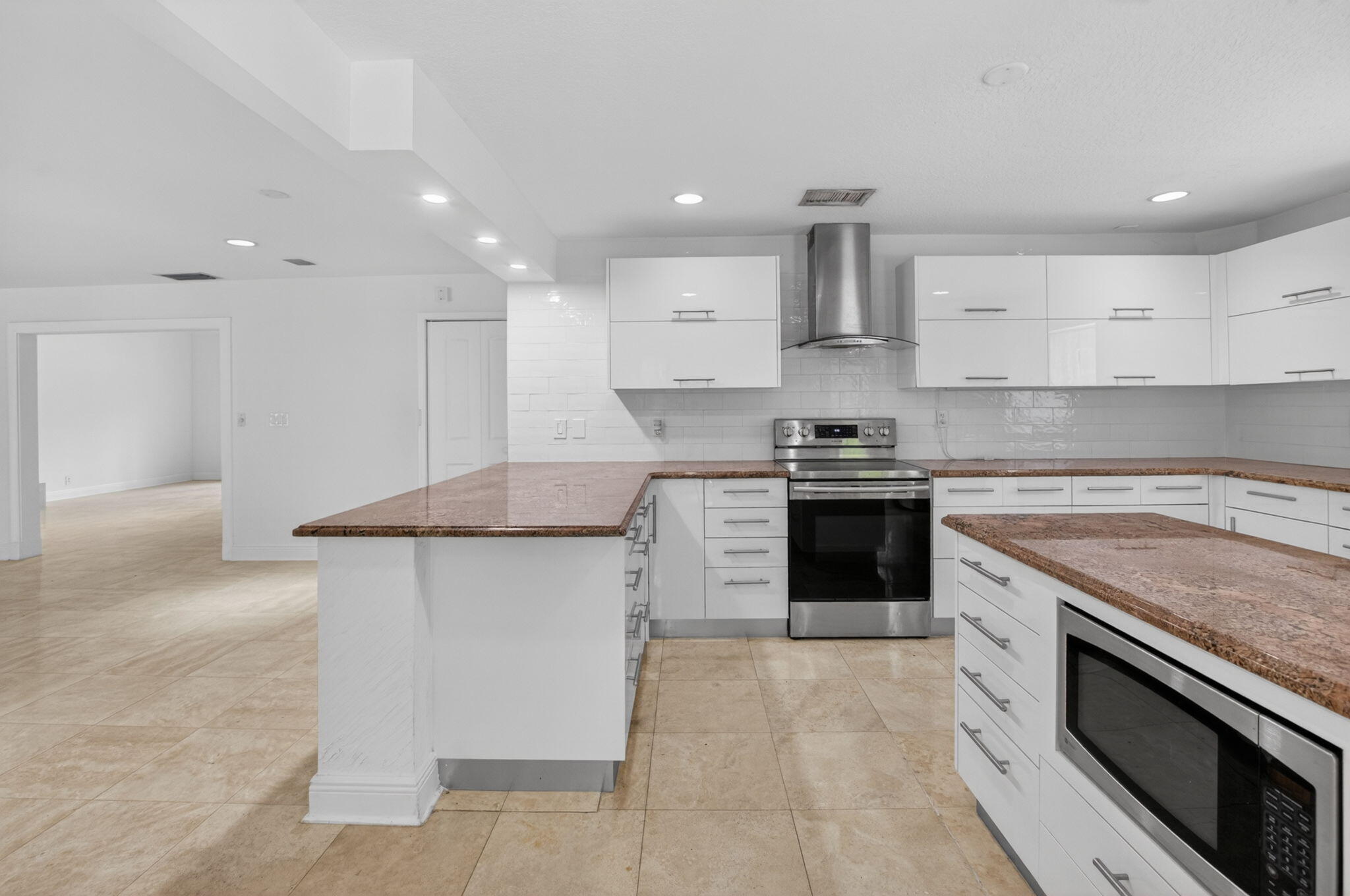 8044 Twin Lake, Boca Raton FL 33496