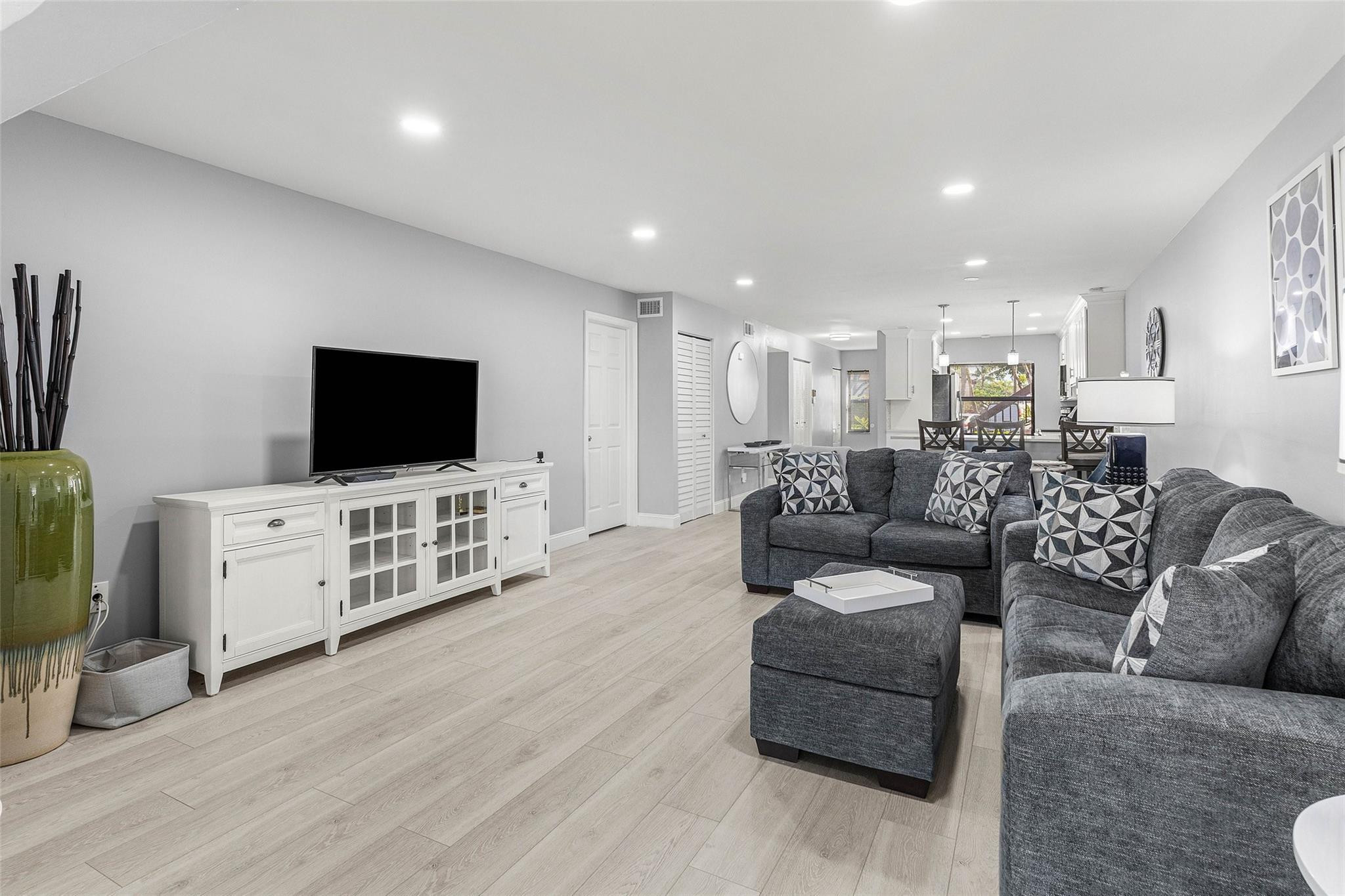 9286 Vista Del Lago, Boca Raton FL 33428