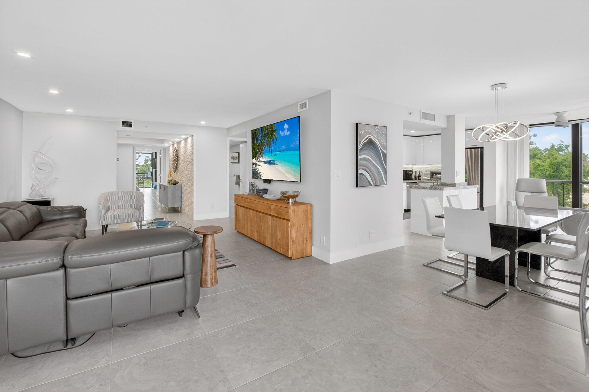 7768 Lakeside #551, Boca Raton FL 33434