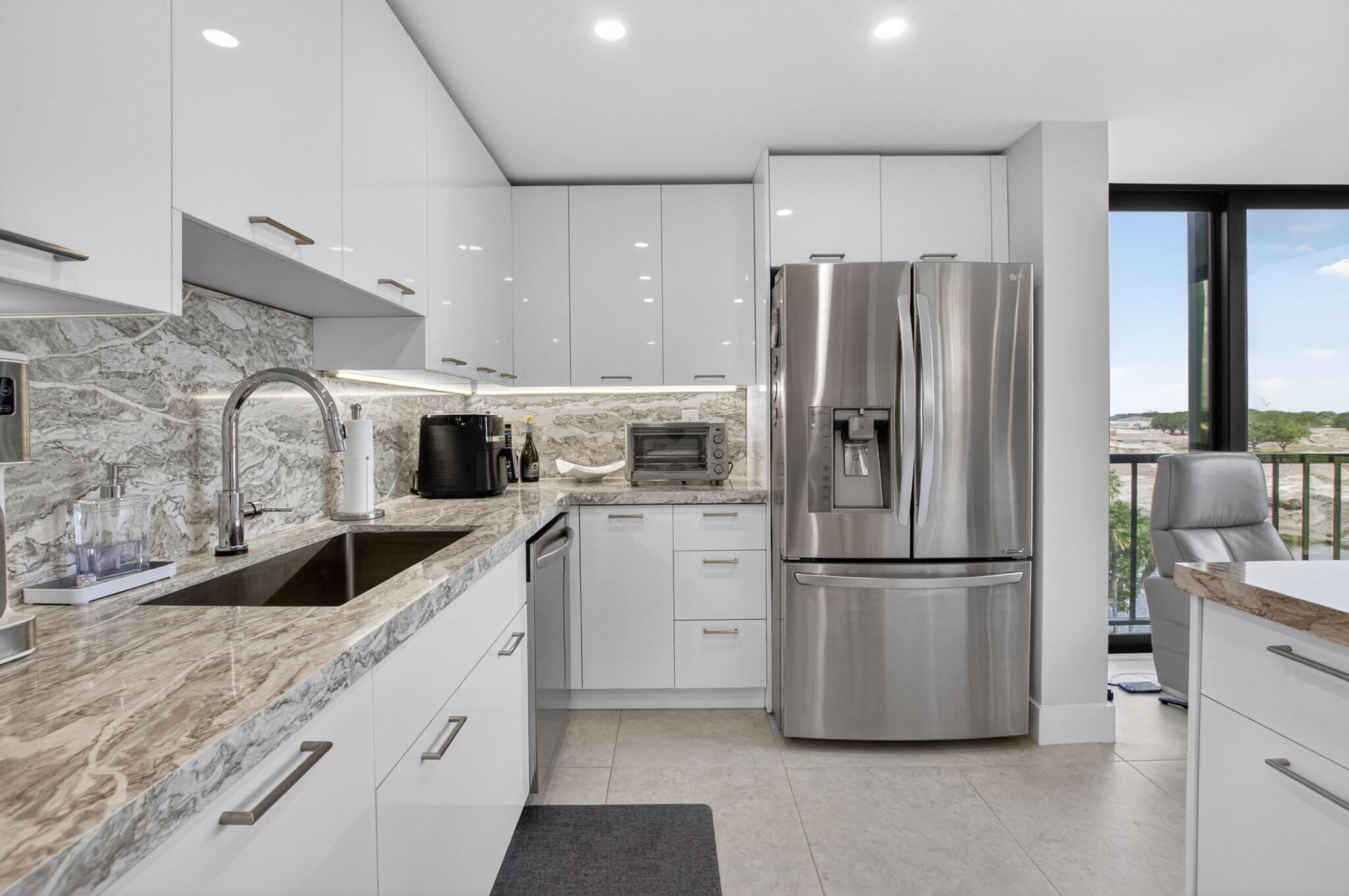 7768 Lakeside #551, Boca Raton FL 33434