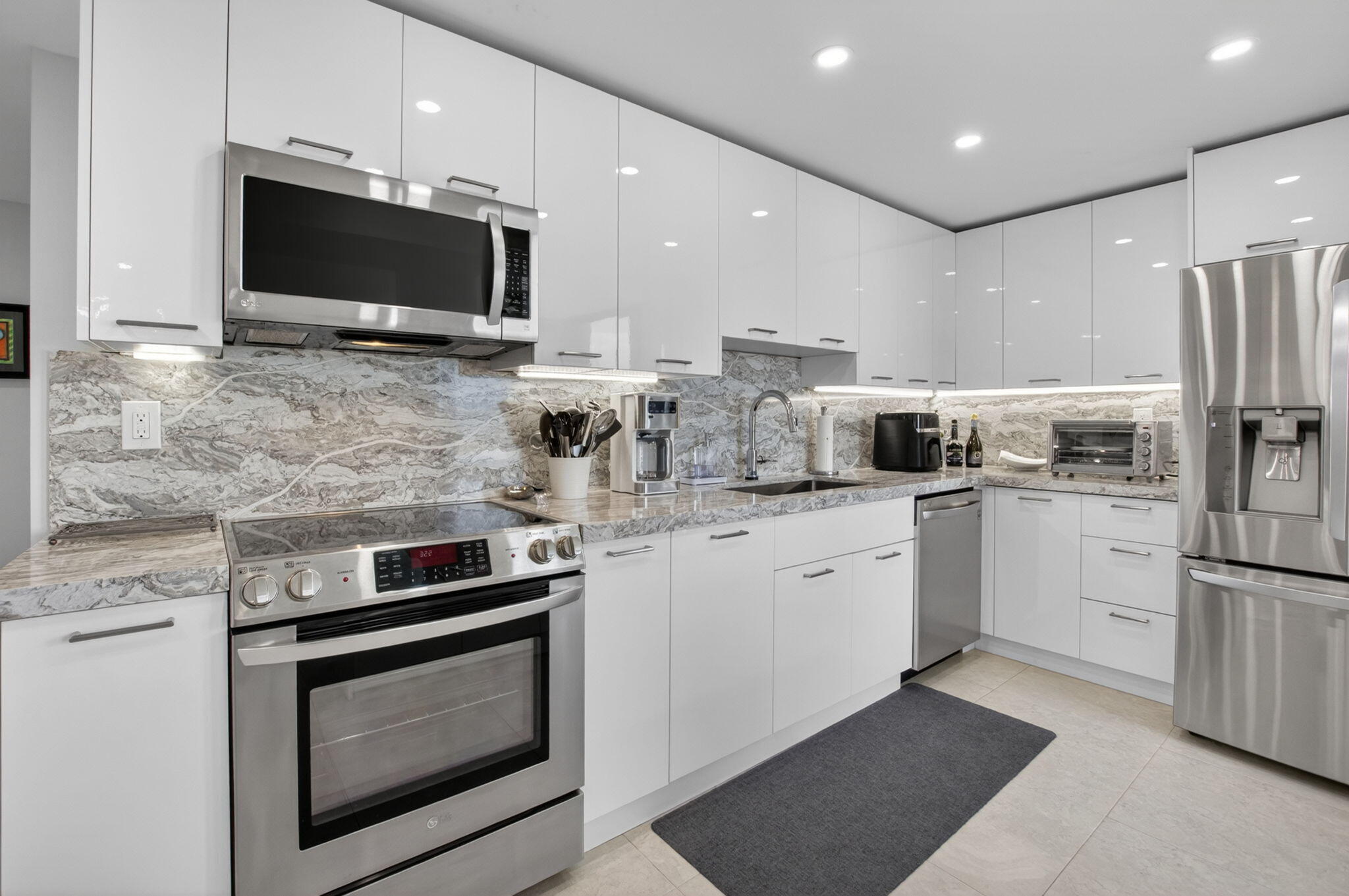 7768 Lakeside #551, Boca Raton FL 33434