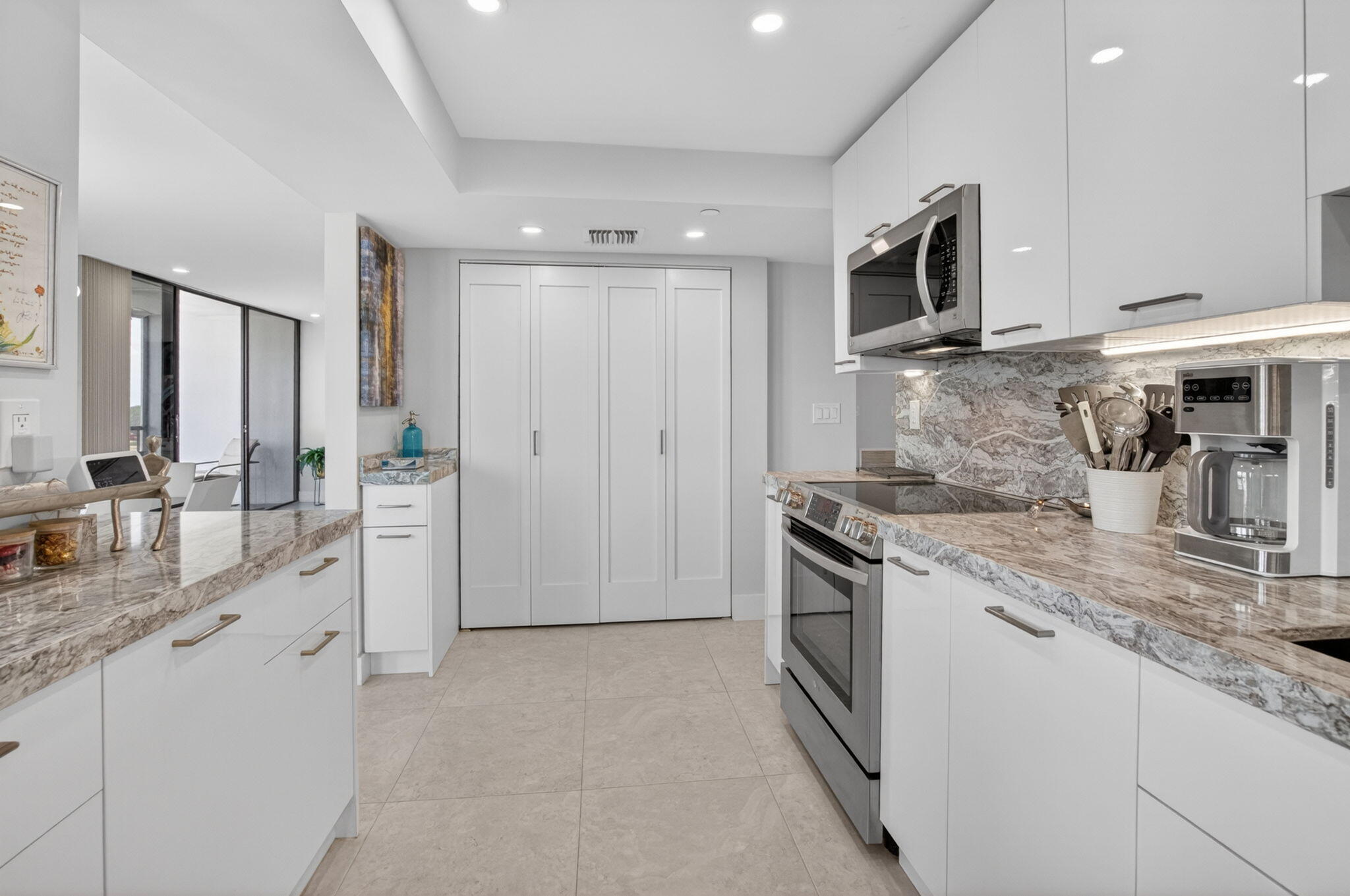 7768 Lakeside #551, Boca Raton FL 33434