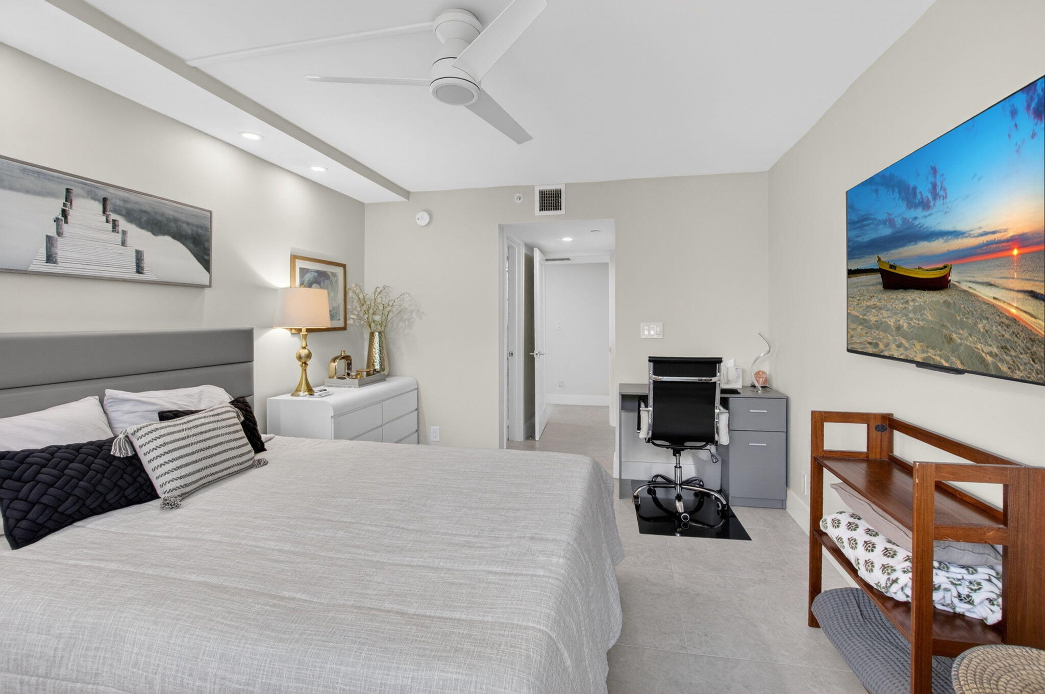 7768 Lakeside #551, Boca Raton FL 33434