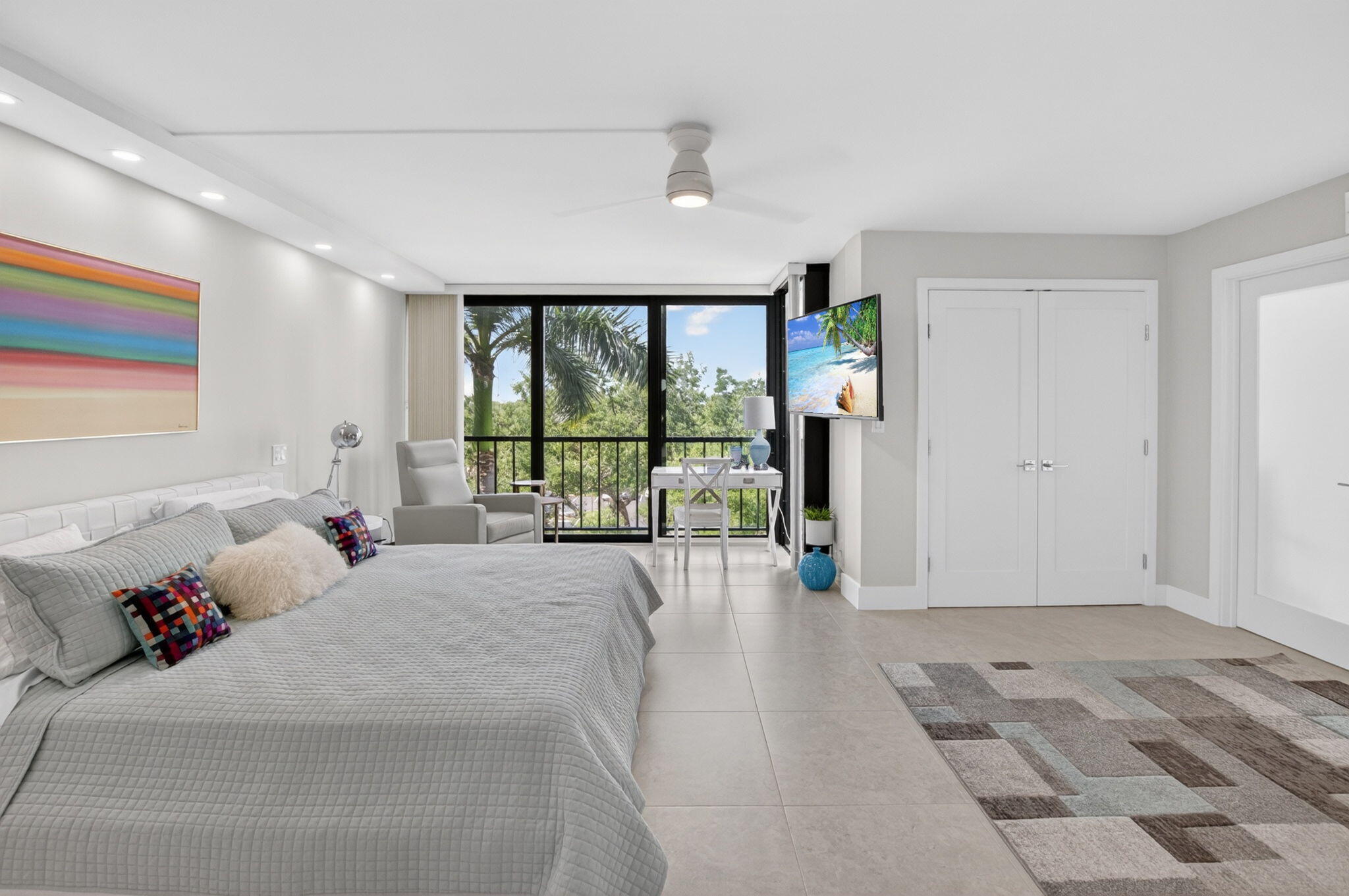 7768 Lakeside #551, Boca Raton FL 33434