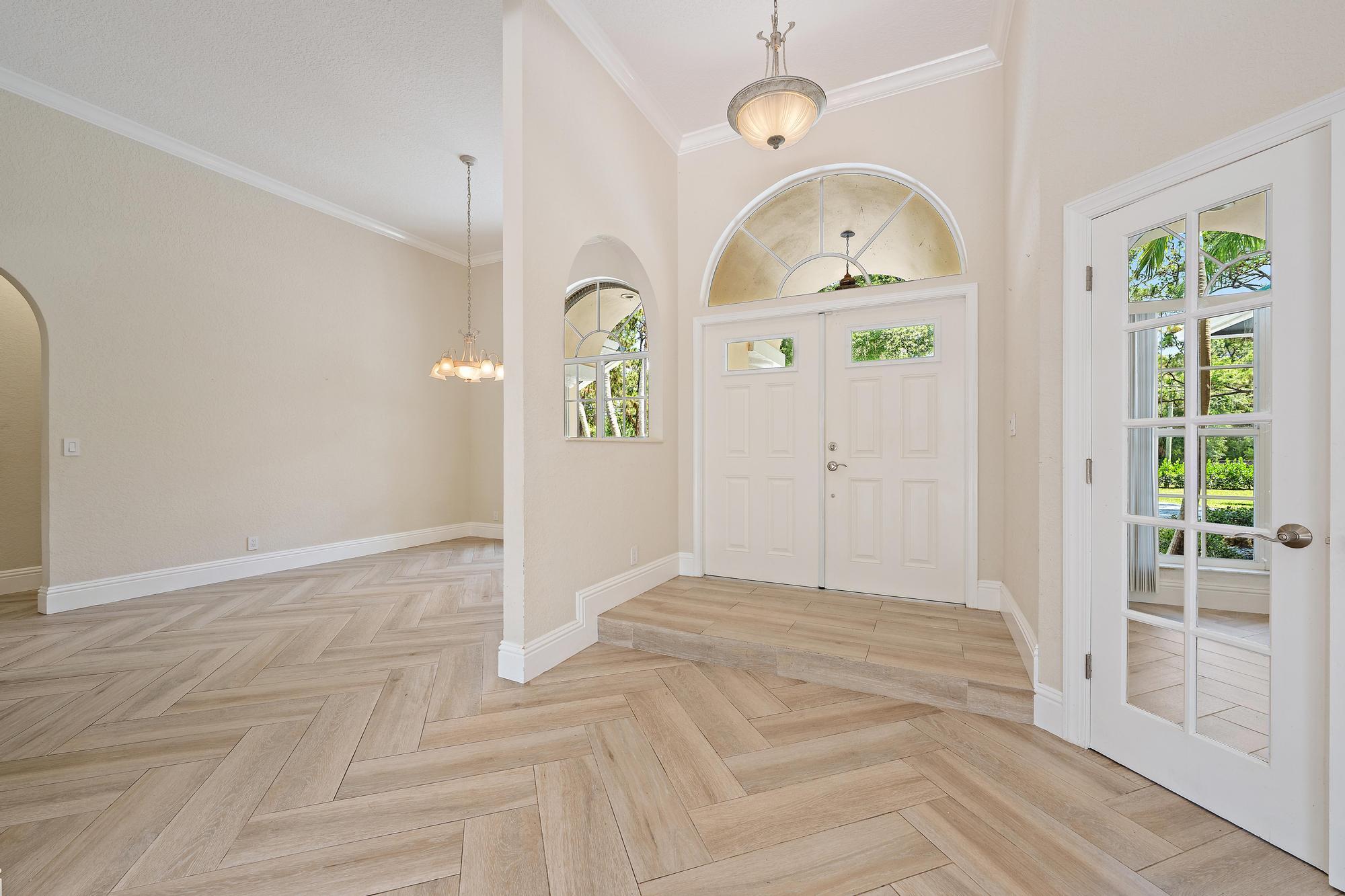 7087 N 155th Pl, Palm Beach Gardens FL 33418