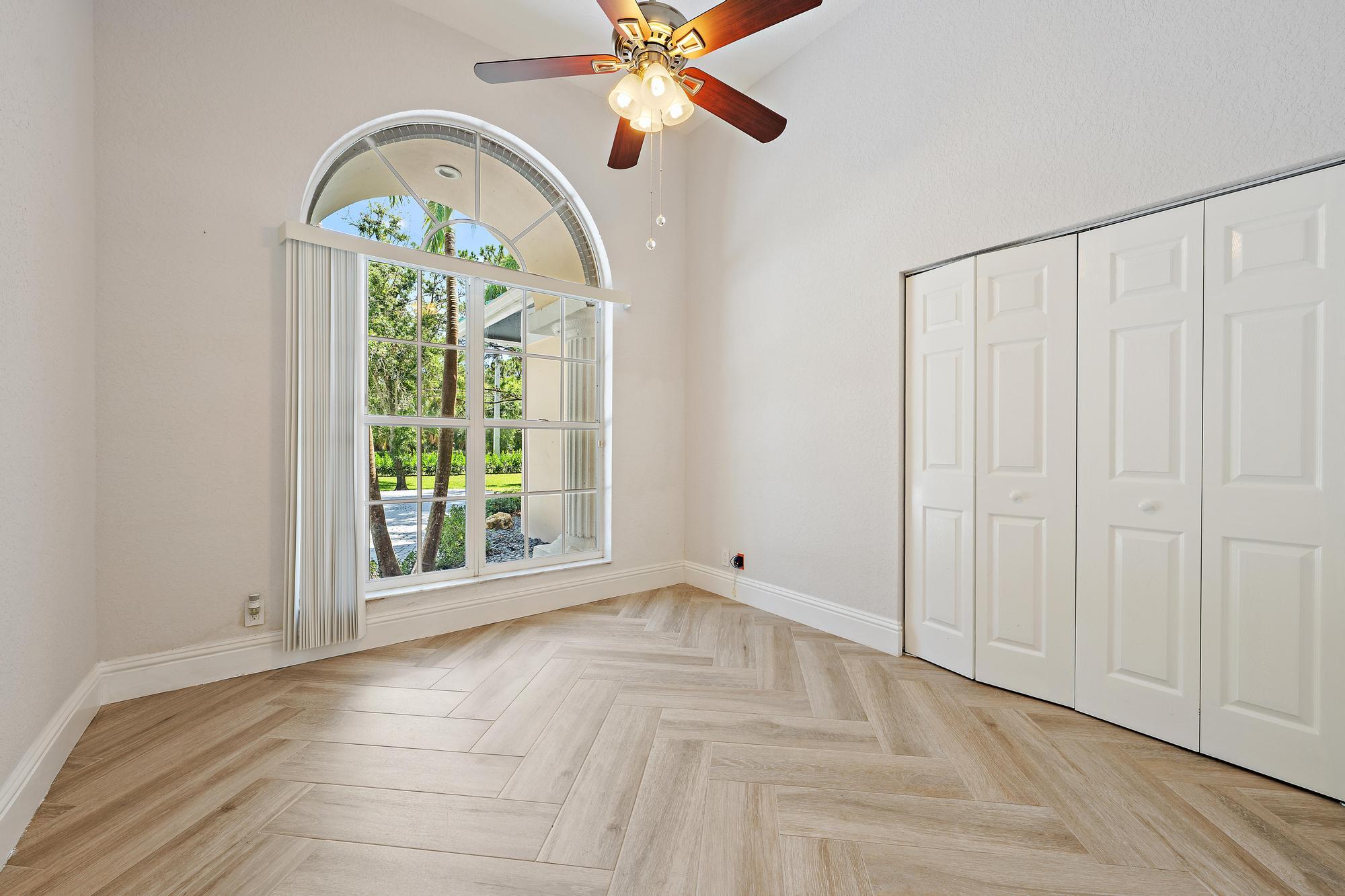 7087 N 155th Pl, Palm Beach Gardens FL 33418