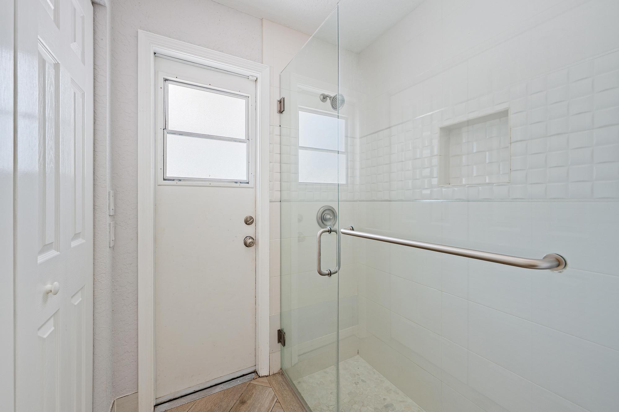 7087 N 155th Pl, Palm Beach Gardens FL 33418