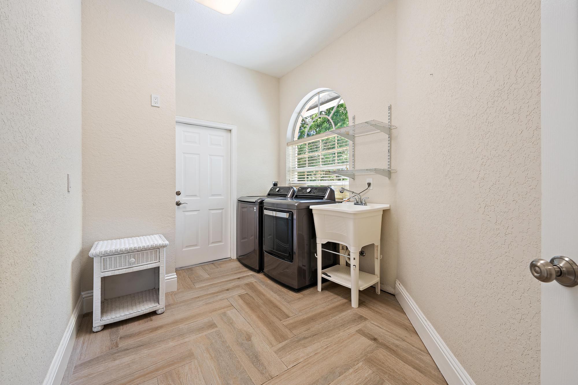 7087 N 155th Pl, Palm Beach Gardens FL 33418