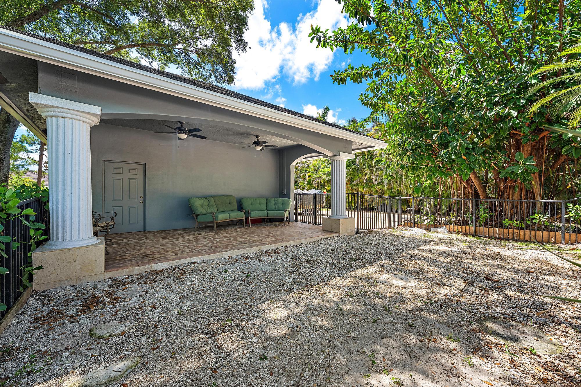 7087 N 155th Pl, Palm Beach Gardens FL 33418