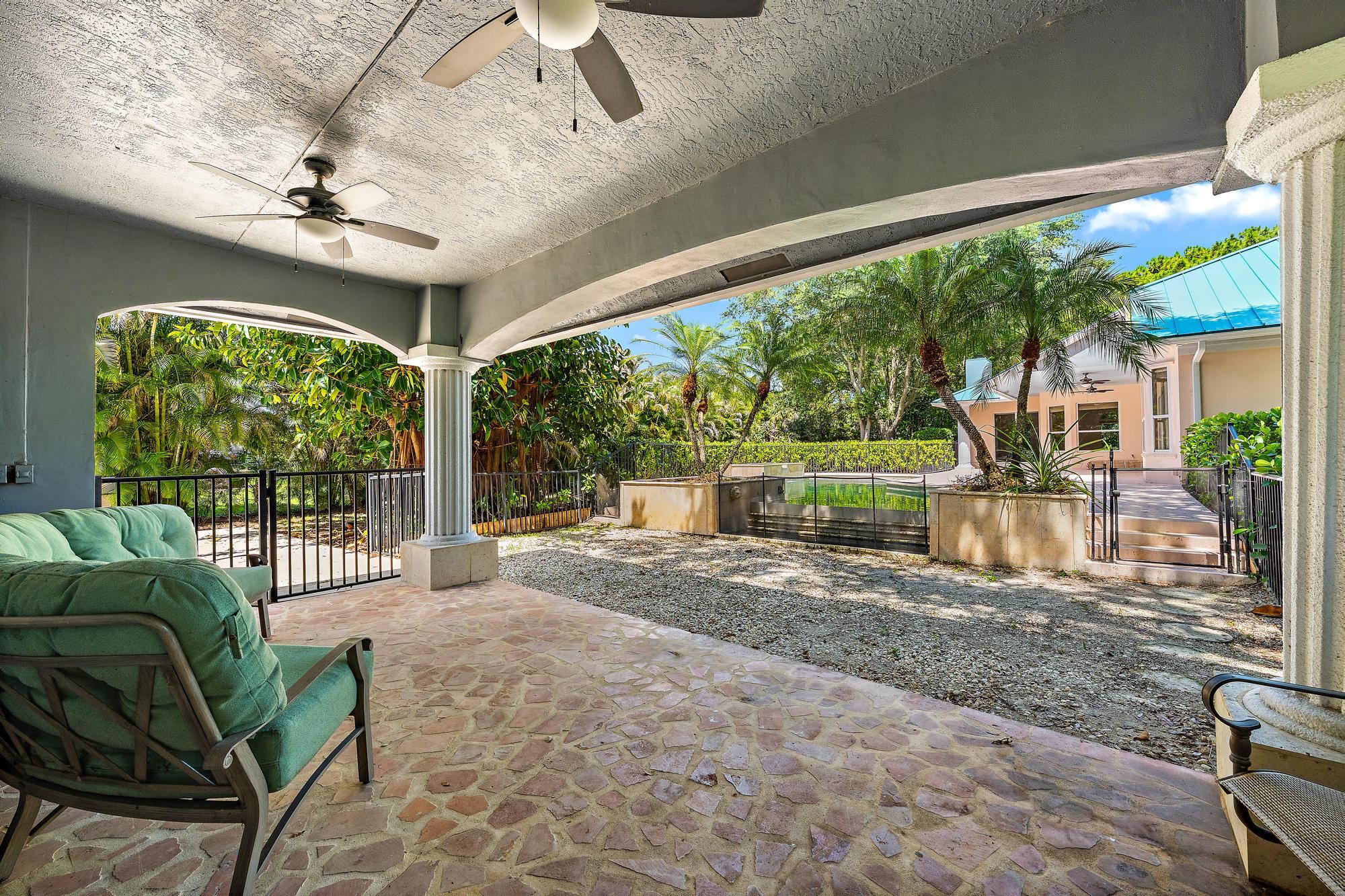 7087 N 155th Pl, Palm Beach Gardens FL 33418