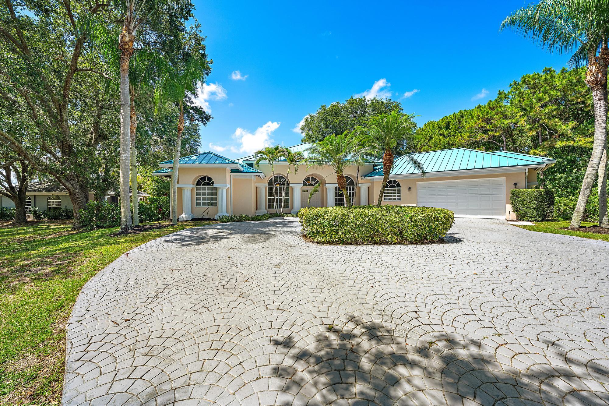 7087 N 155th Pl, Palm Beach Gardens FL 33418