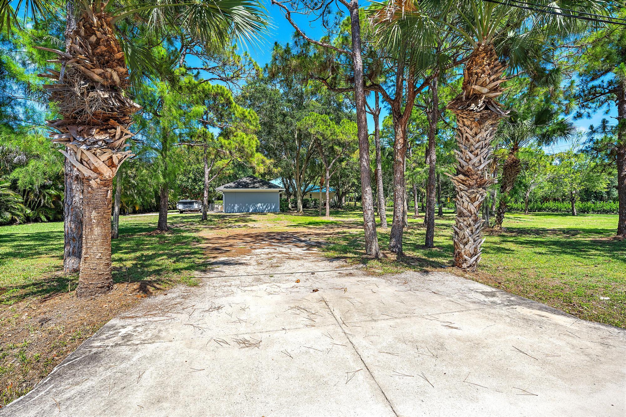 7087 N 155th Pl, Palm Beach Gardens FL 33418