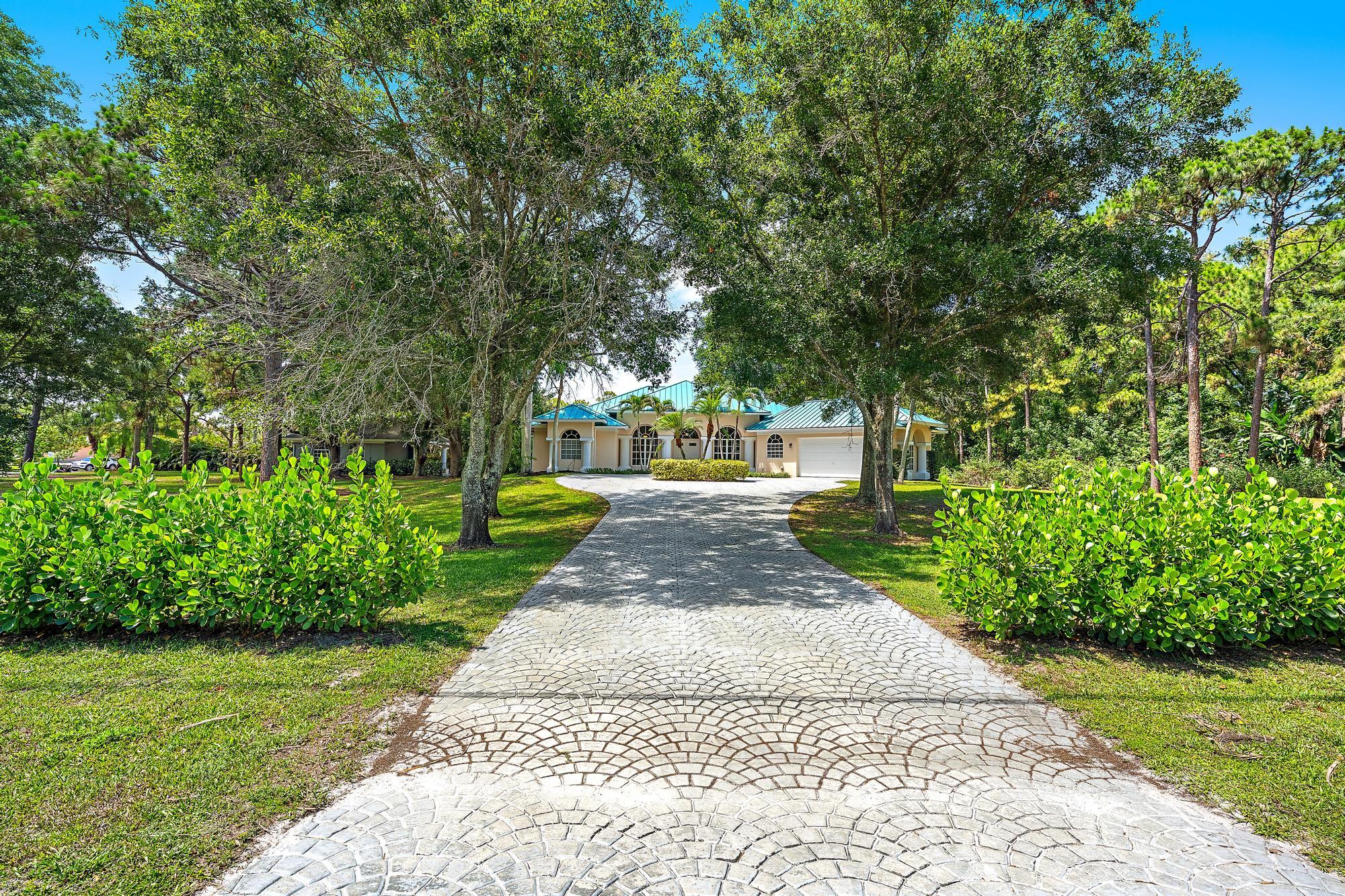 7087 N 155th Pl, Palm Beach Gardens FL 33418