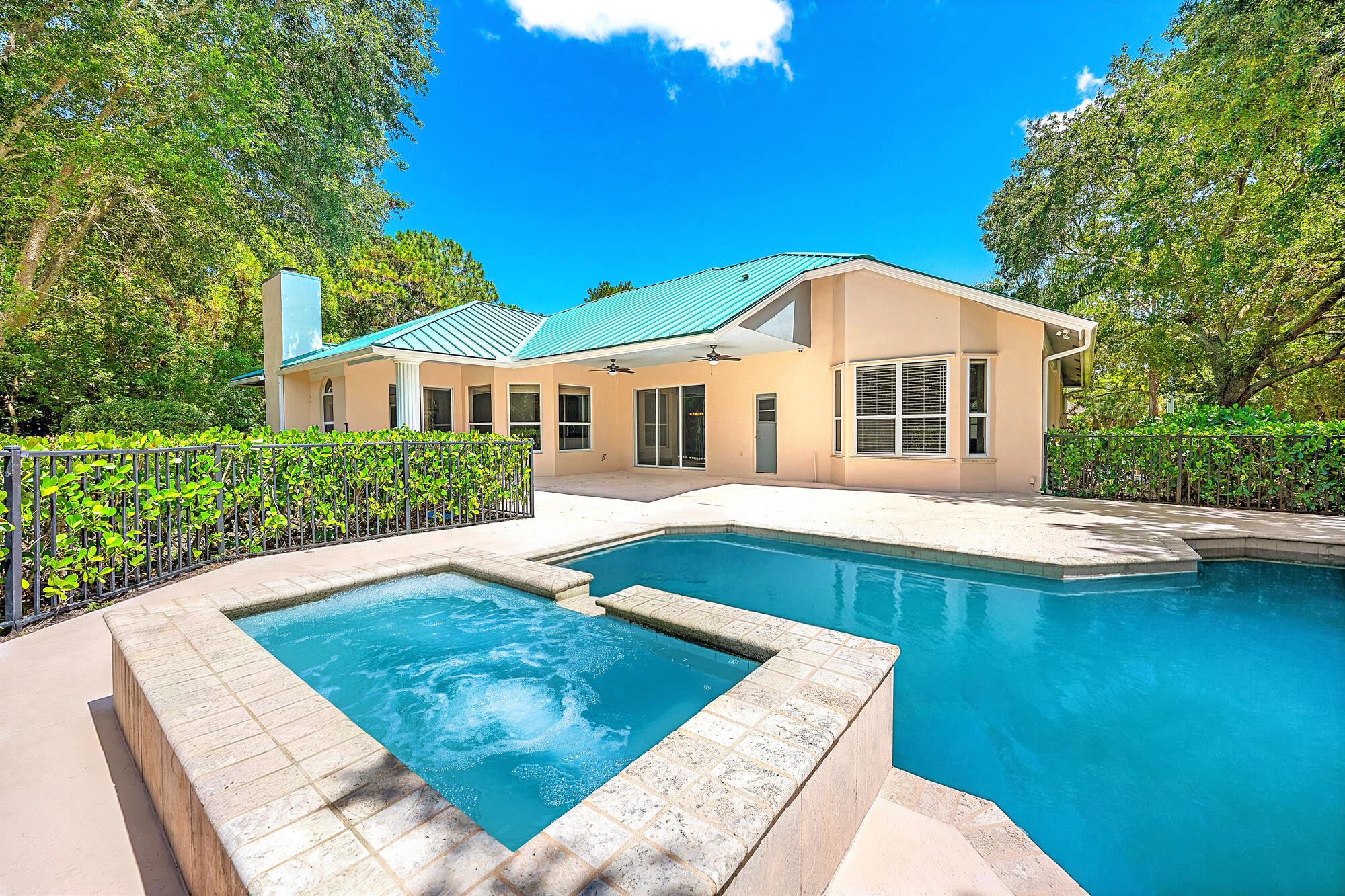 7087 N 155th Pl, Palm Beach Gardens FL 33418