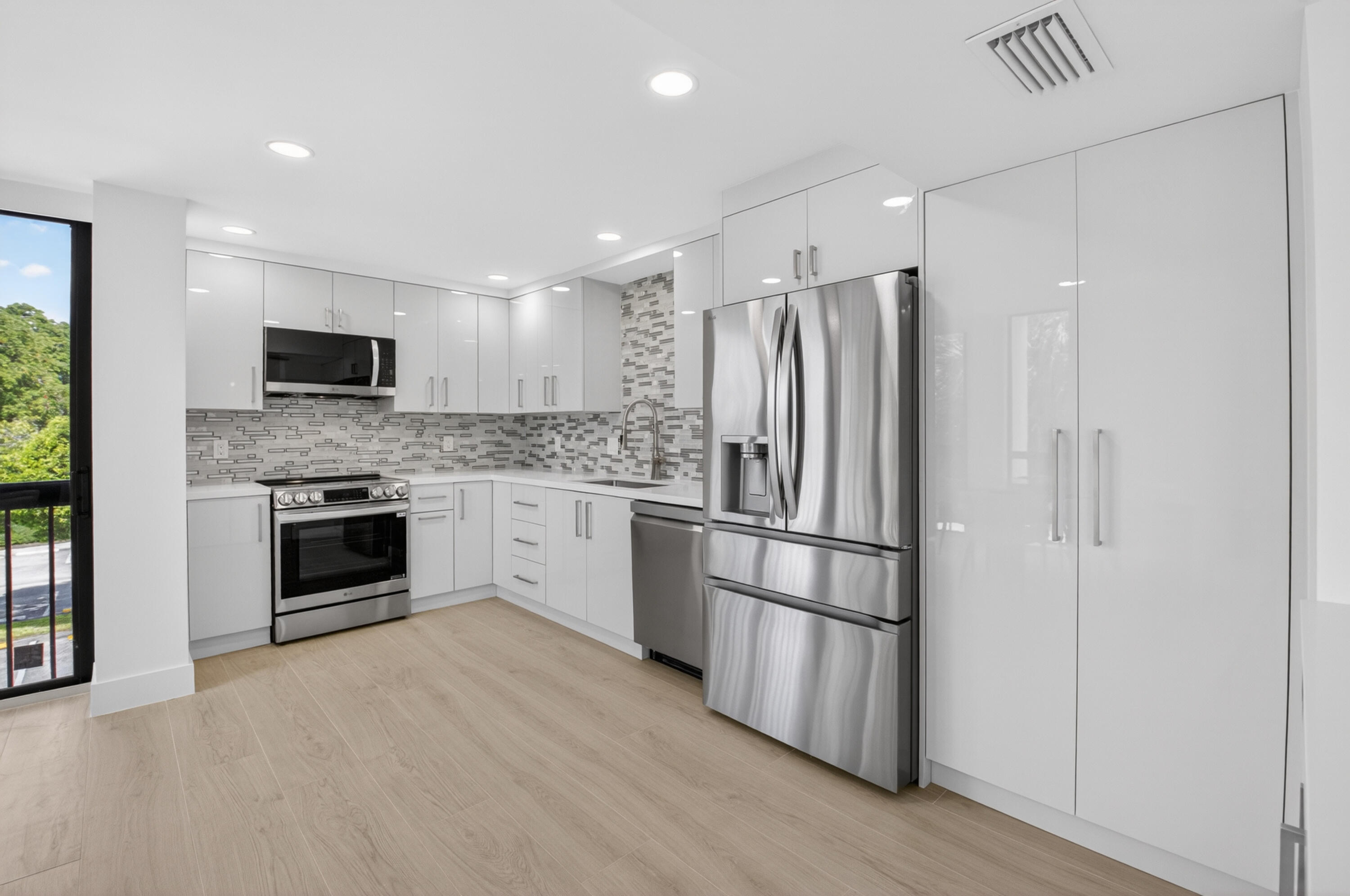 1732 Bridgewood, Boca Raton FL 33434