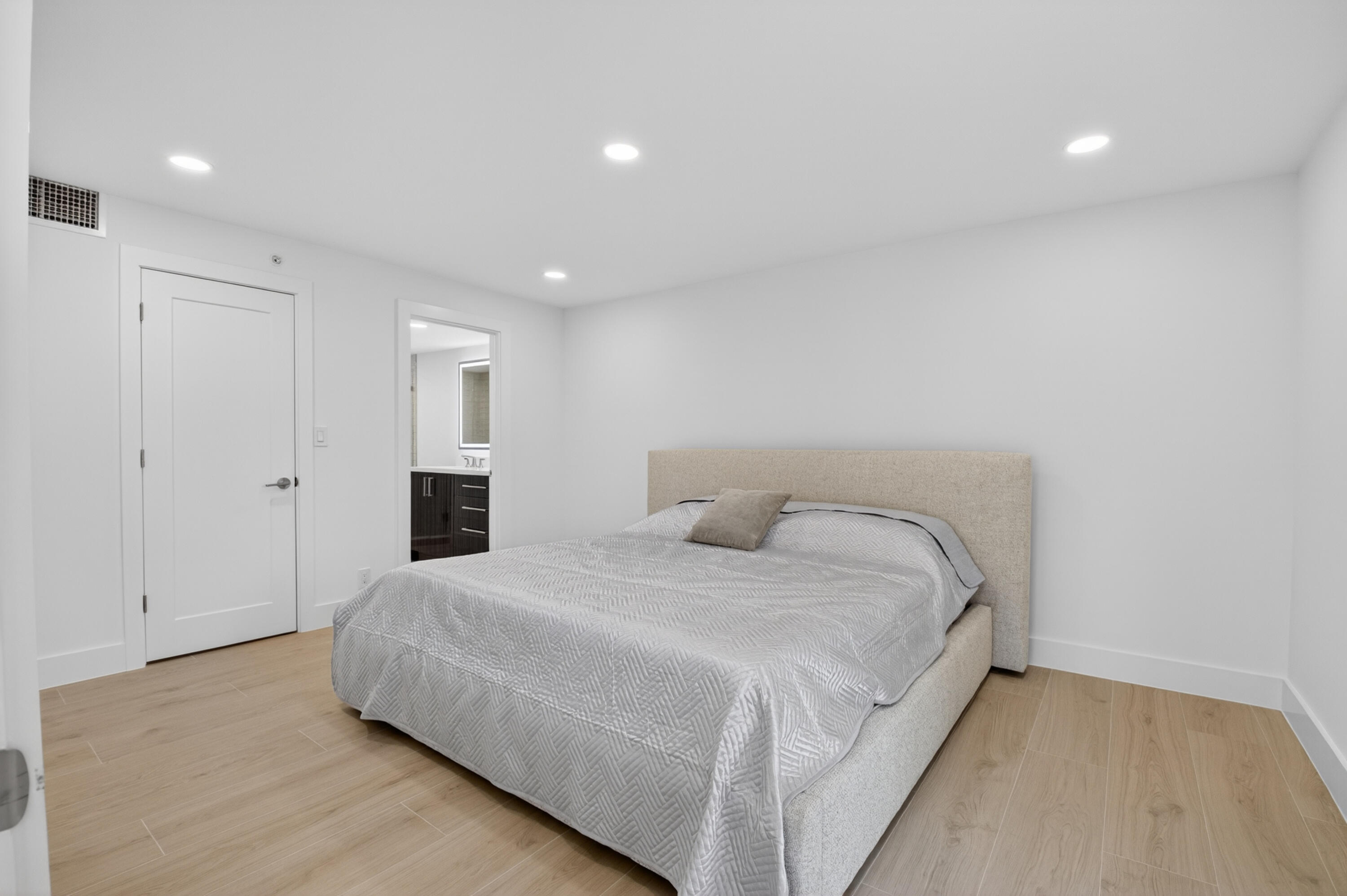 1732 Bridgewood, Boca Raton FL 33434