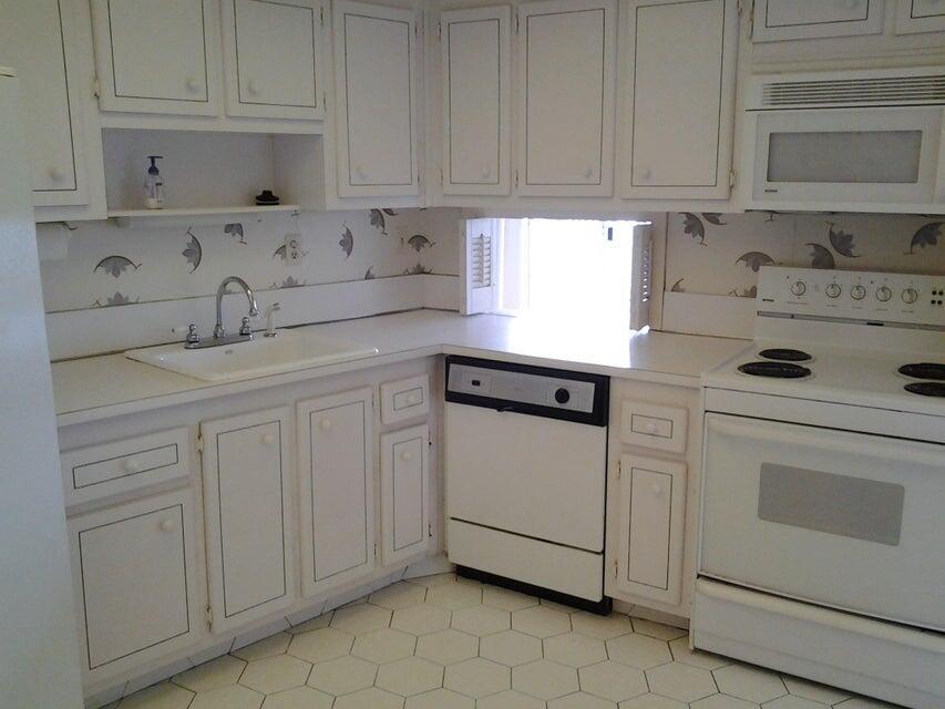 11930 N Bayshore #706, North Miami FL 33181