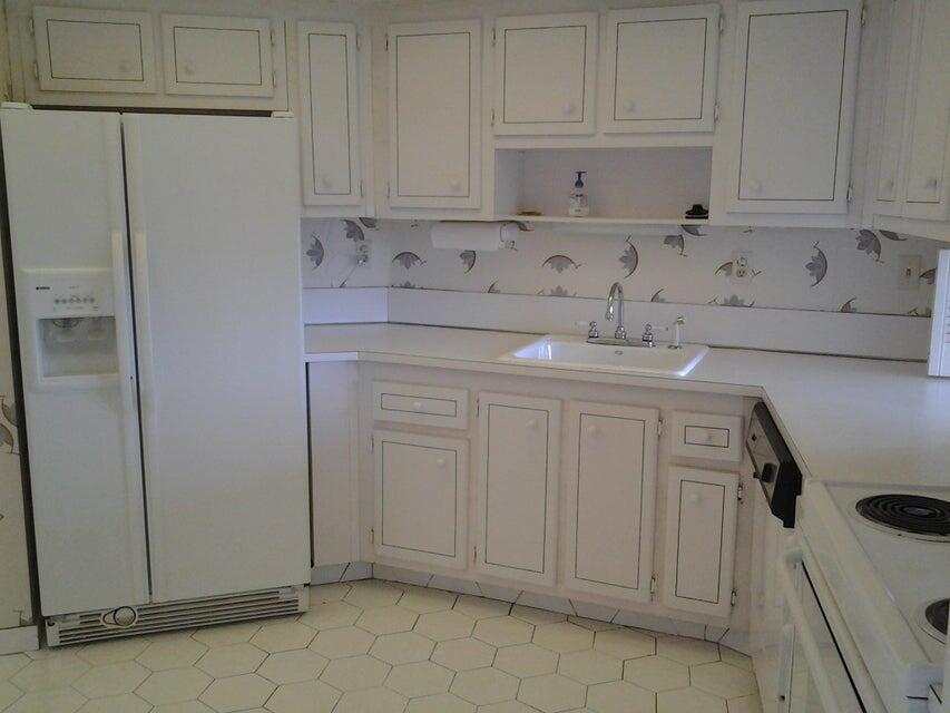 11930 N Bayshore #706, North Miami FL 33181