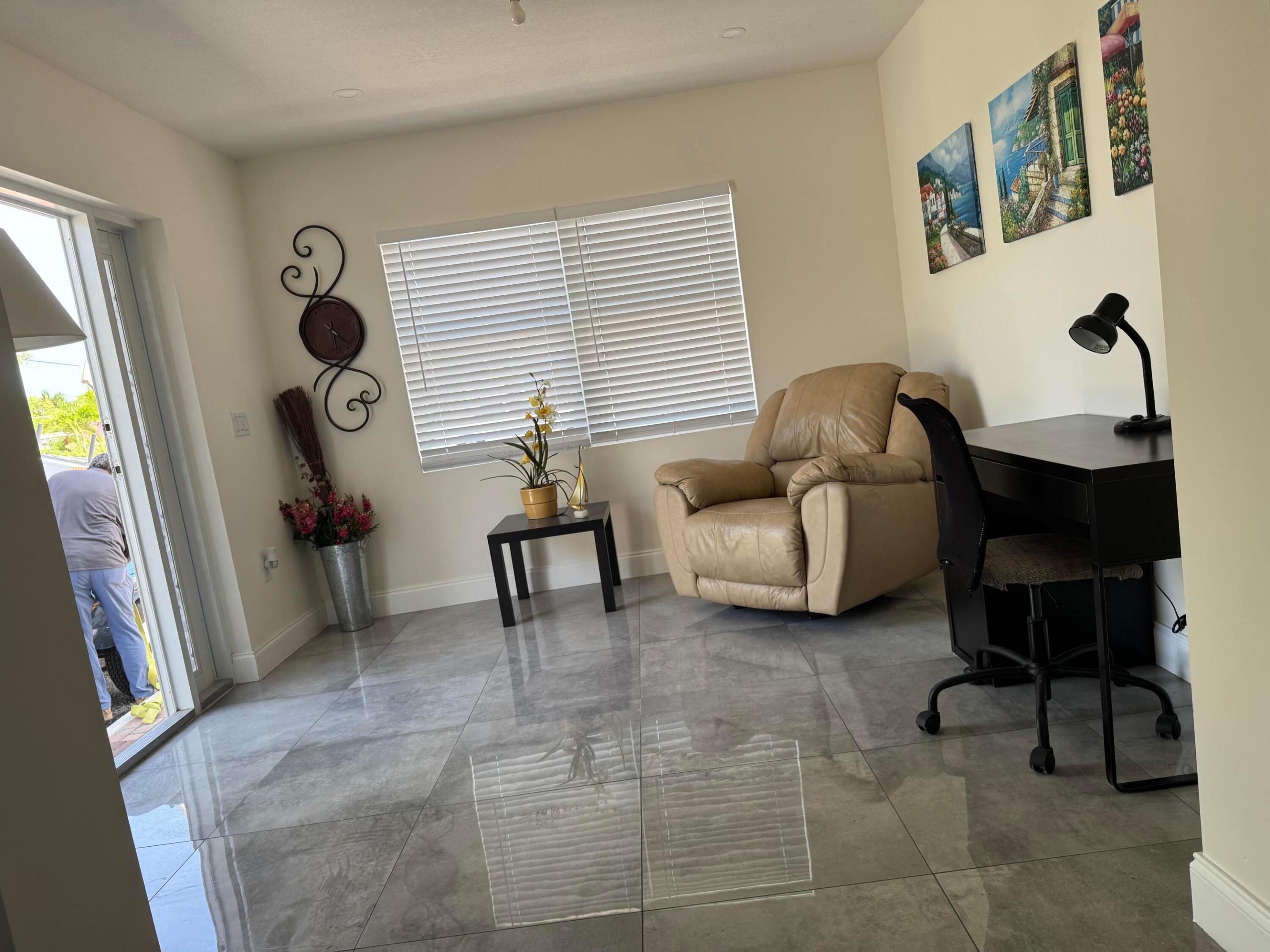 158 E 23rd, West Palm Beach FL 33404